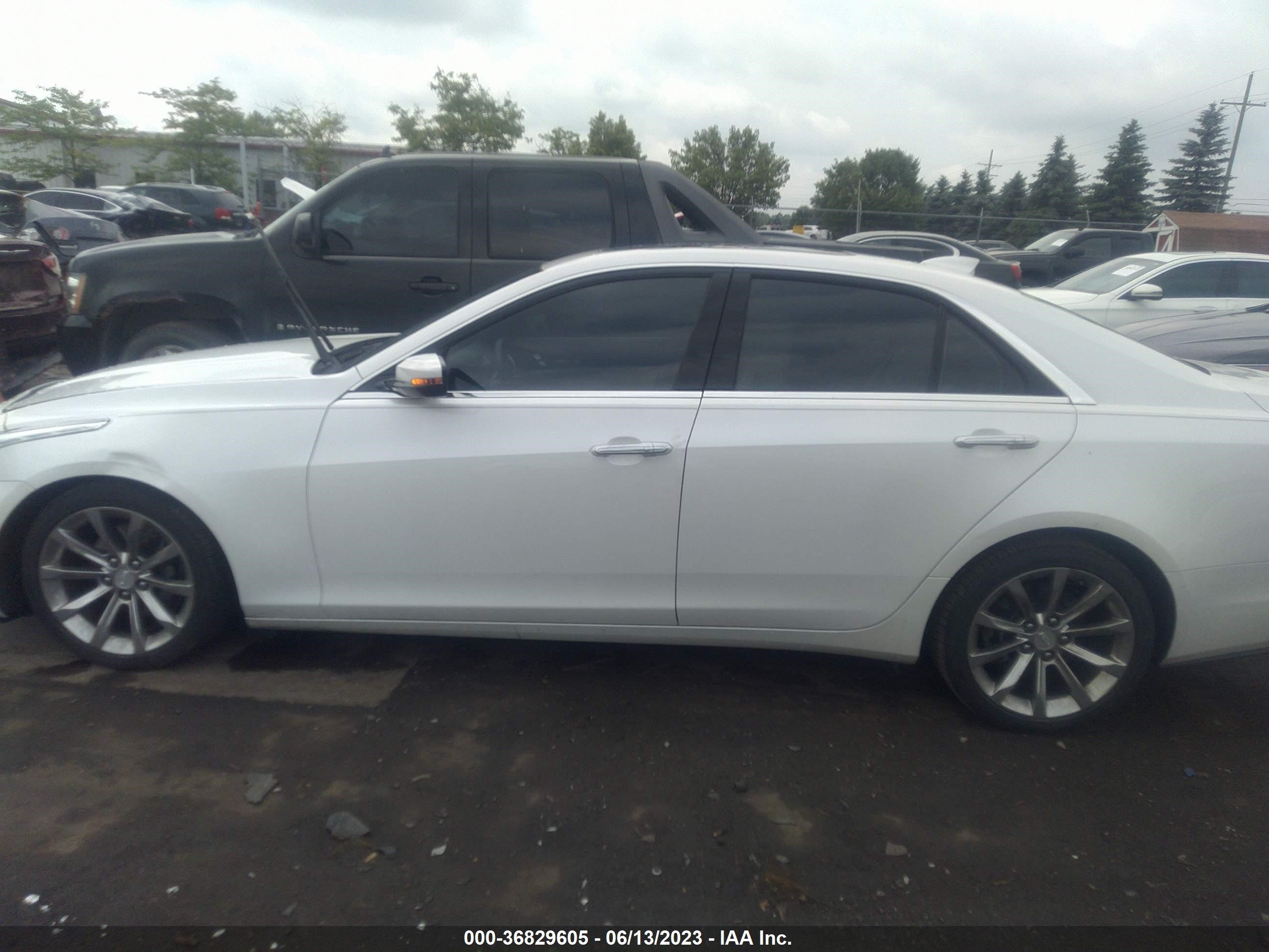 Photo 13 VIN: 1G6AX5SX1H0160474 - CADILLAC CTS 