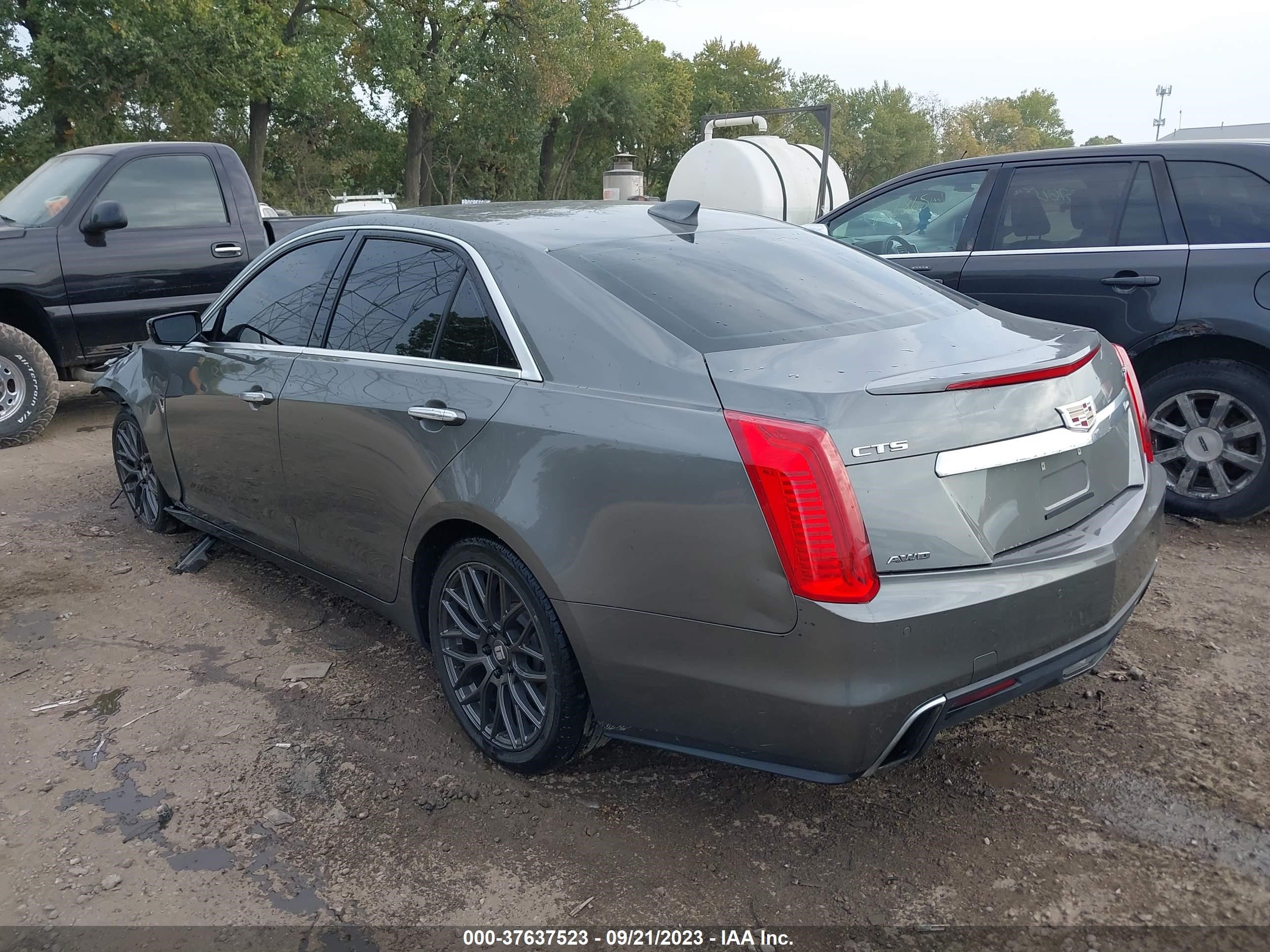 Photo 2 VIN: 1G6AX5SX4H0120020 - CADILLAC CTS 