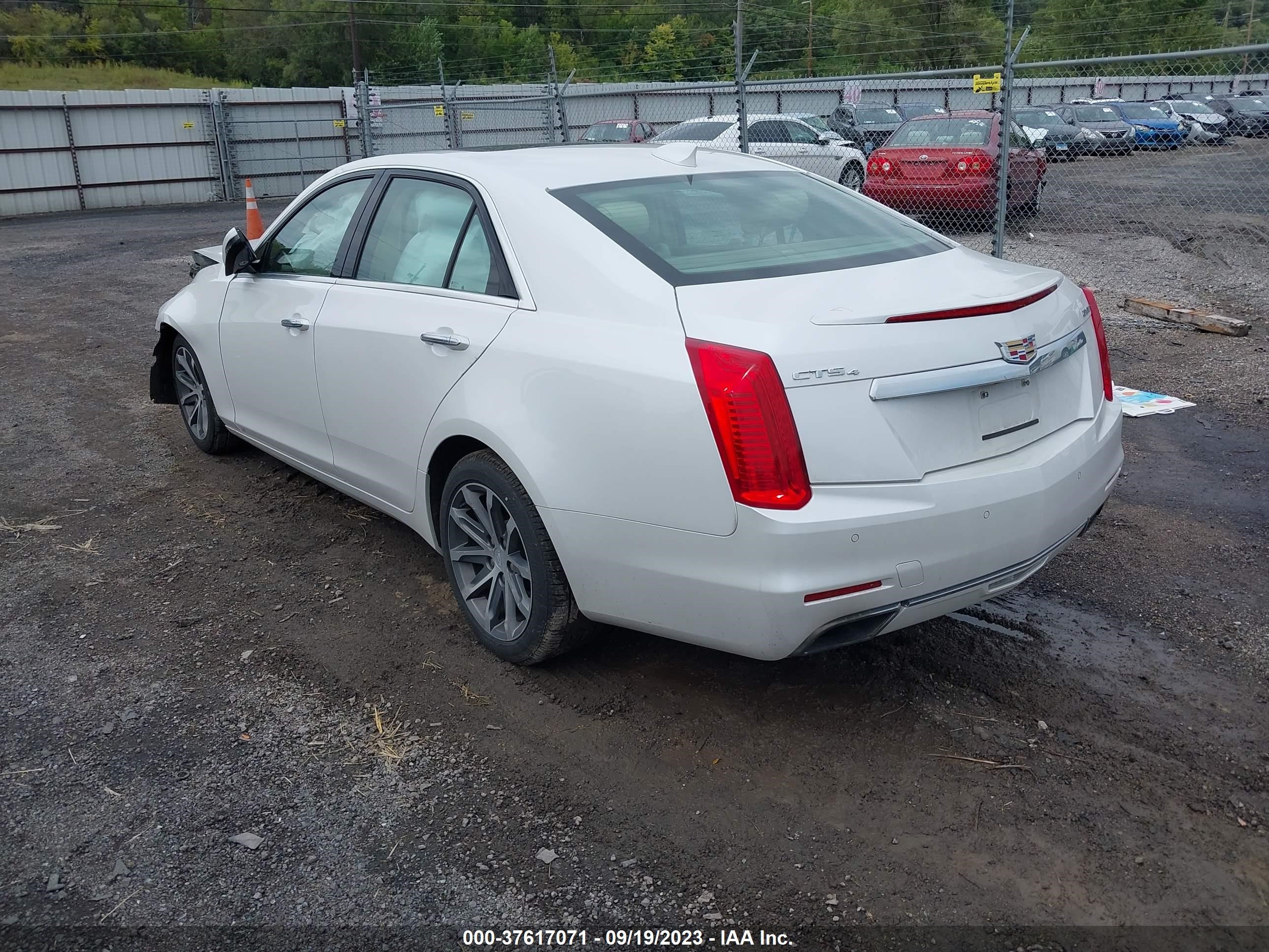 Photo 2 VIN: 1G6AX5SX7G0101279 - CADILLAC CTS 