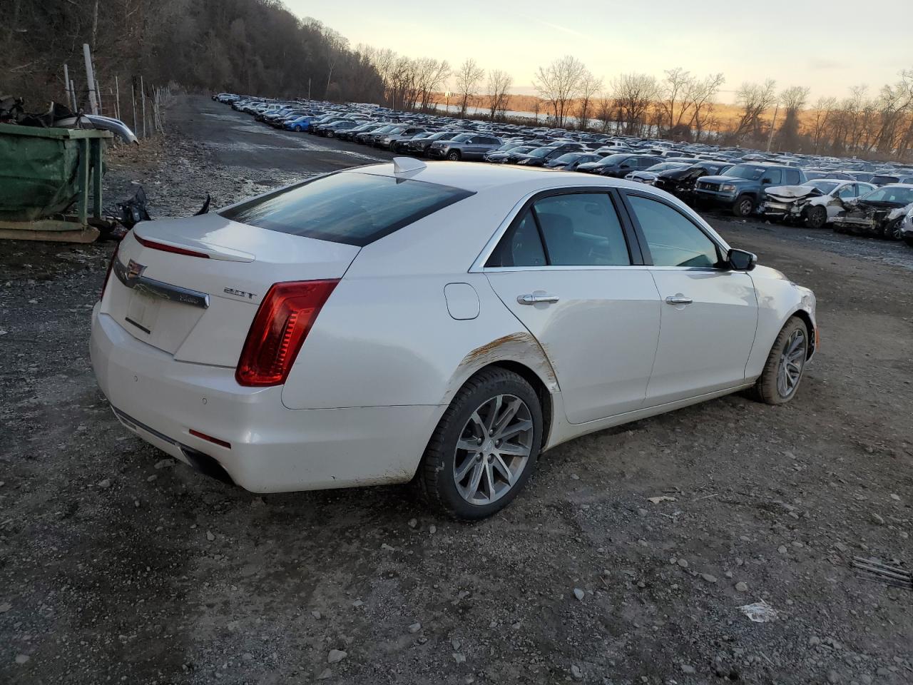 Photo 2 VIN: 1G6AX5SX8G0113909 - CADILLAC CTS 