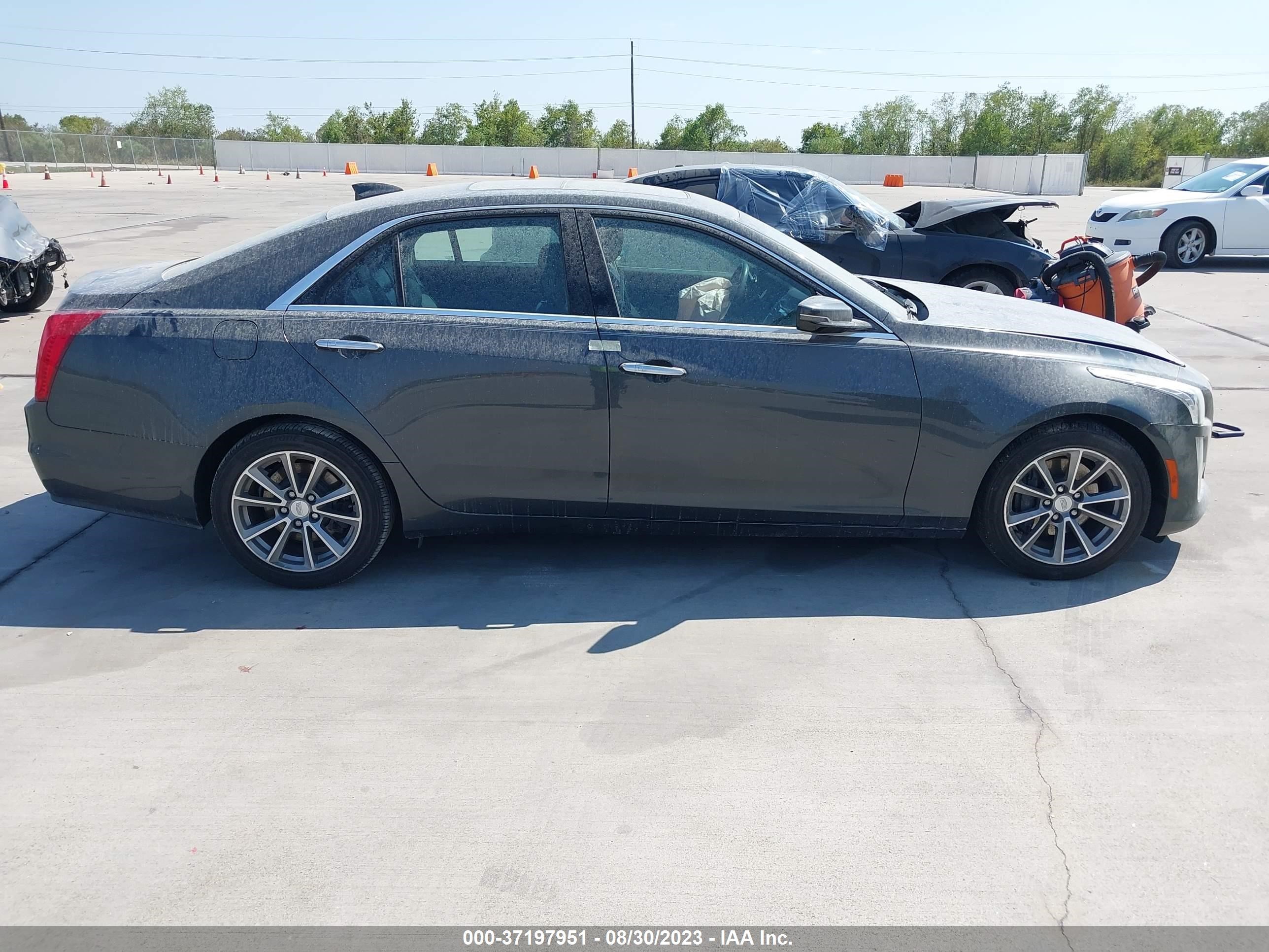 Photo 11 VIN: 1G6AX5SX8J0109818 - CADILLAC CTS 