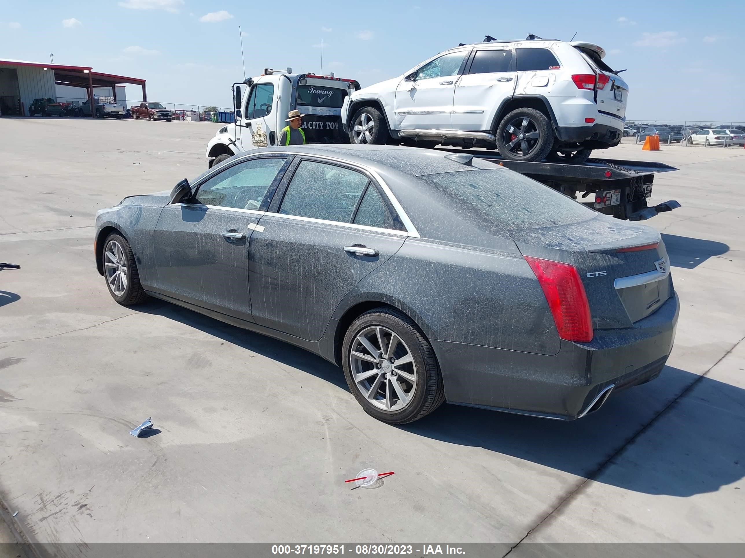 Photo 2 VIN: 1G6AX5SX8J0109818 - CADILLAC CTS 