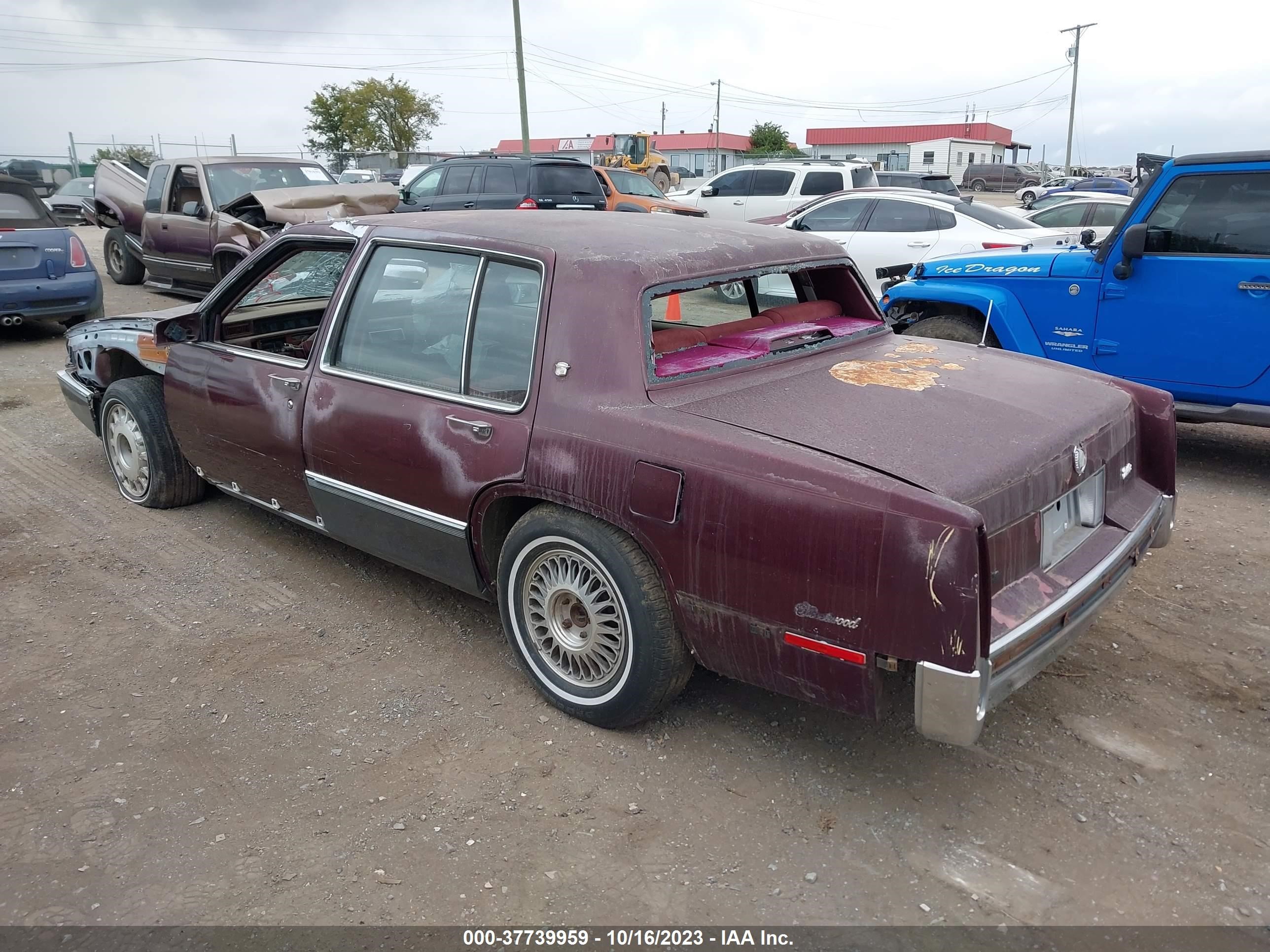 Photo 2 VIN: 1G6CB5153K4268702 - CADILLAC FLEETWOOD 