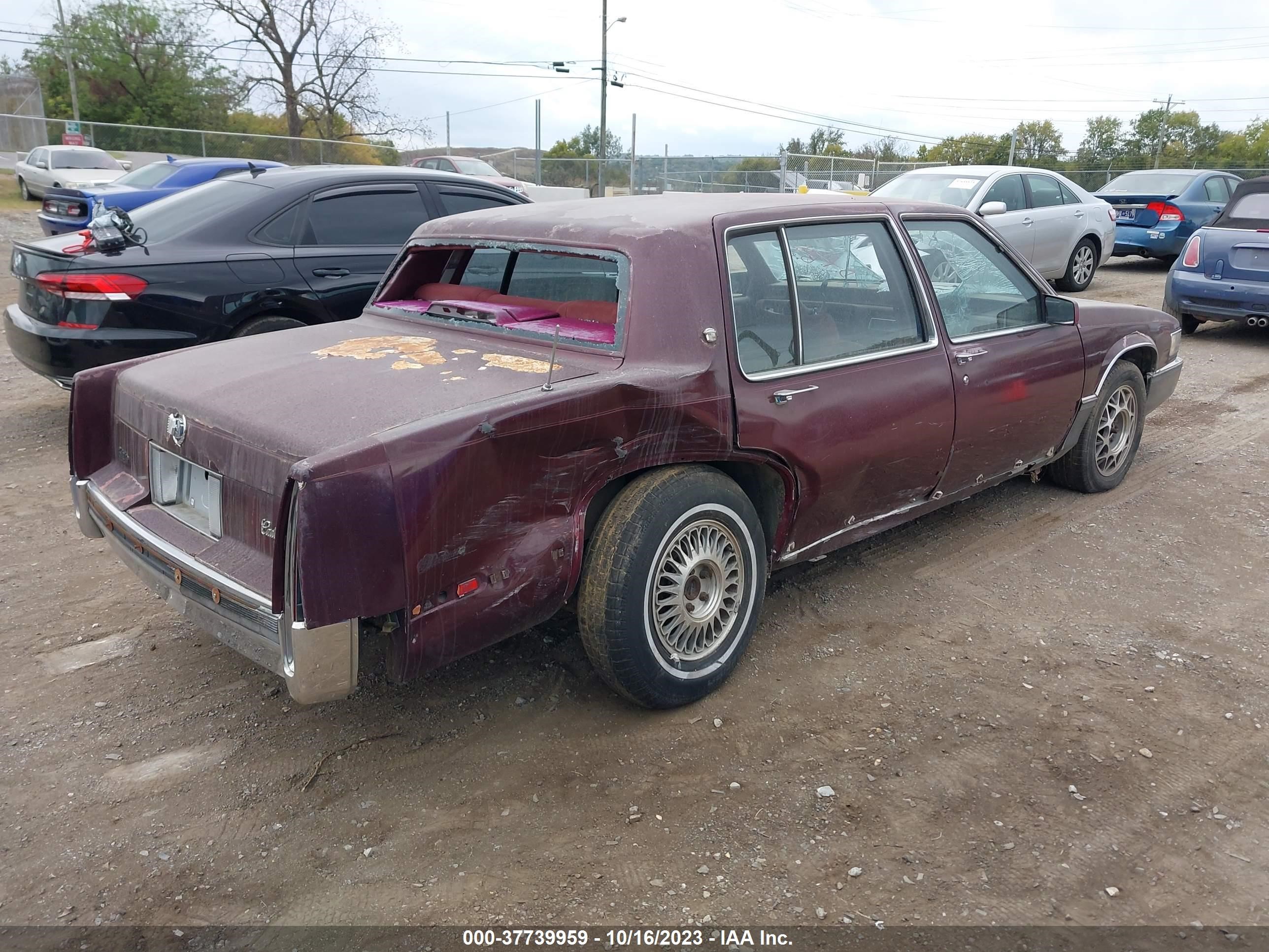 Photo 3 VIN: 1G6CB5153K4268702 - CADILLAC FLEETWOOD 