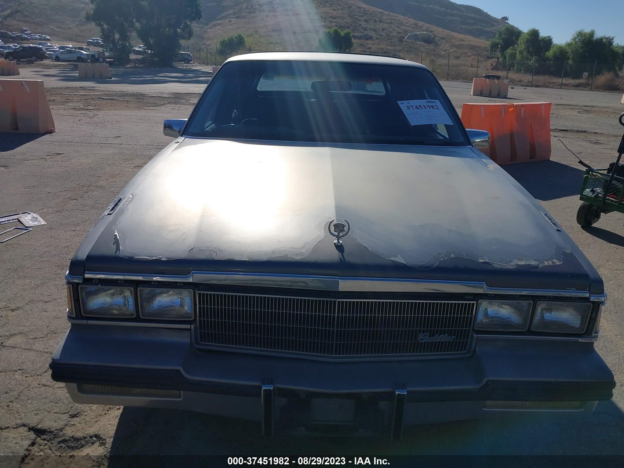 Photo 5 VIN: 1G6CB6981F4365133 - CADILLAC FLEETWOOD 