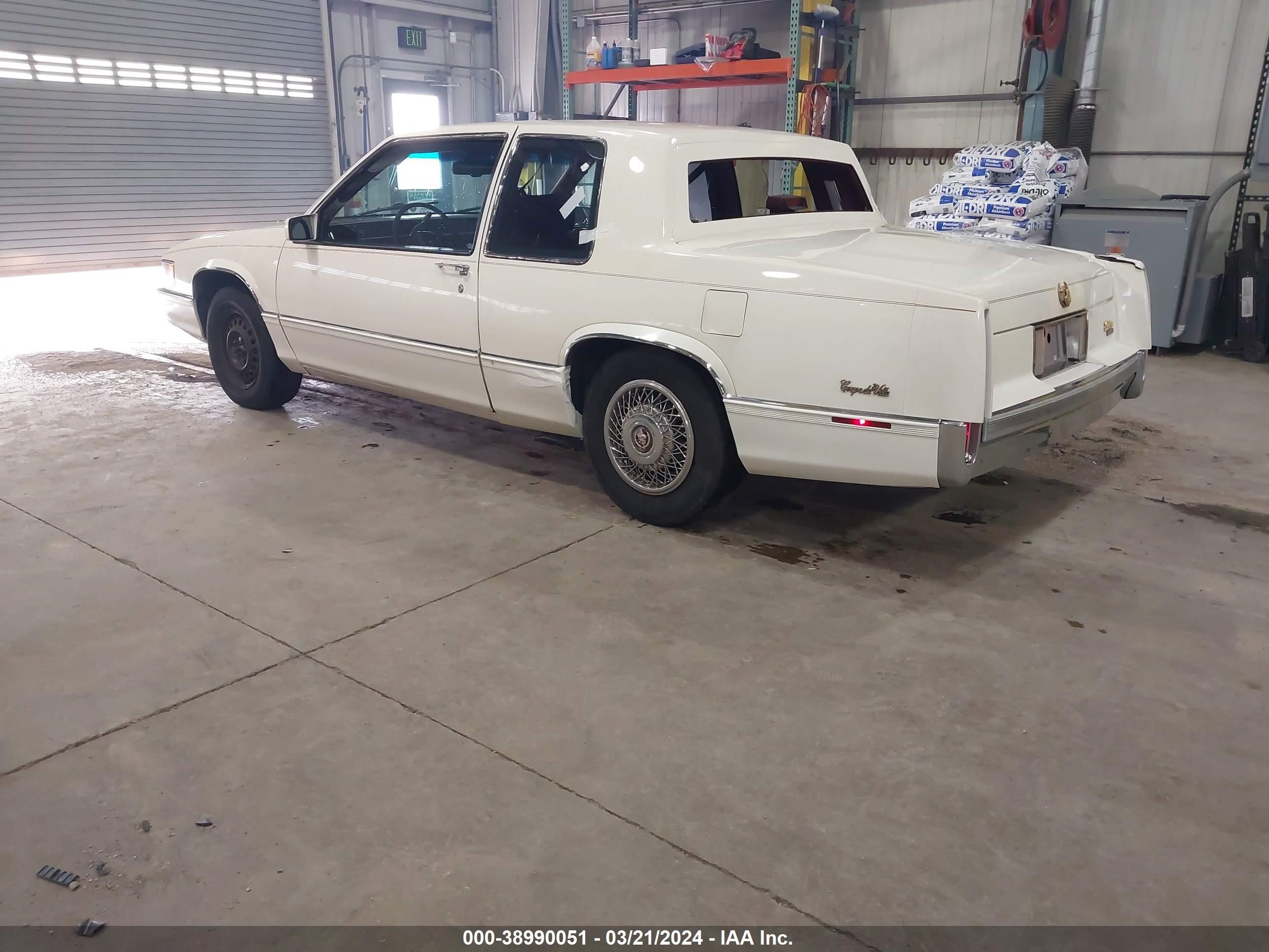 Photo 2 VIN: 1G6CD1150K4258129 - CADILLAC DE VILLE 