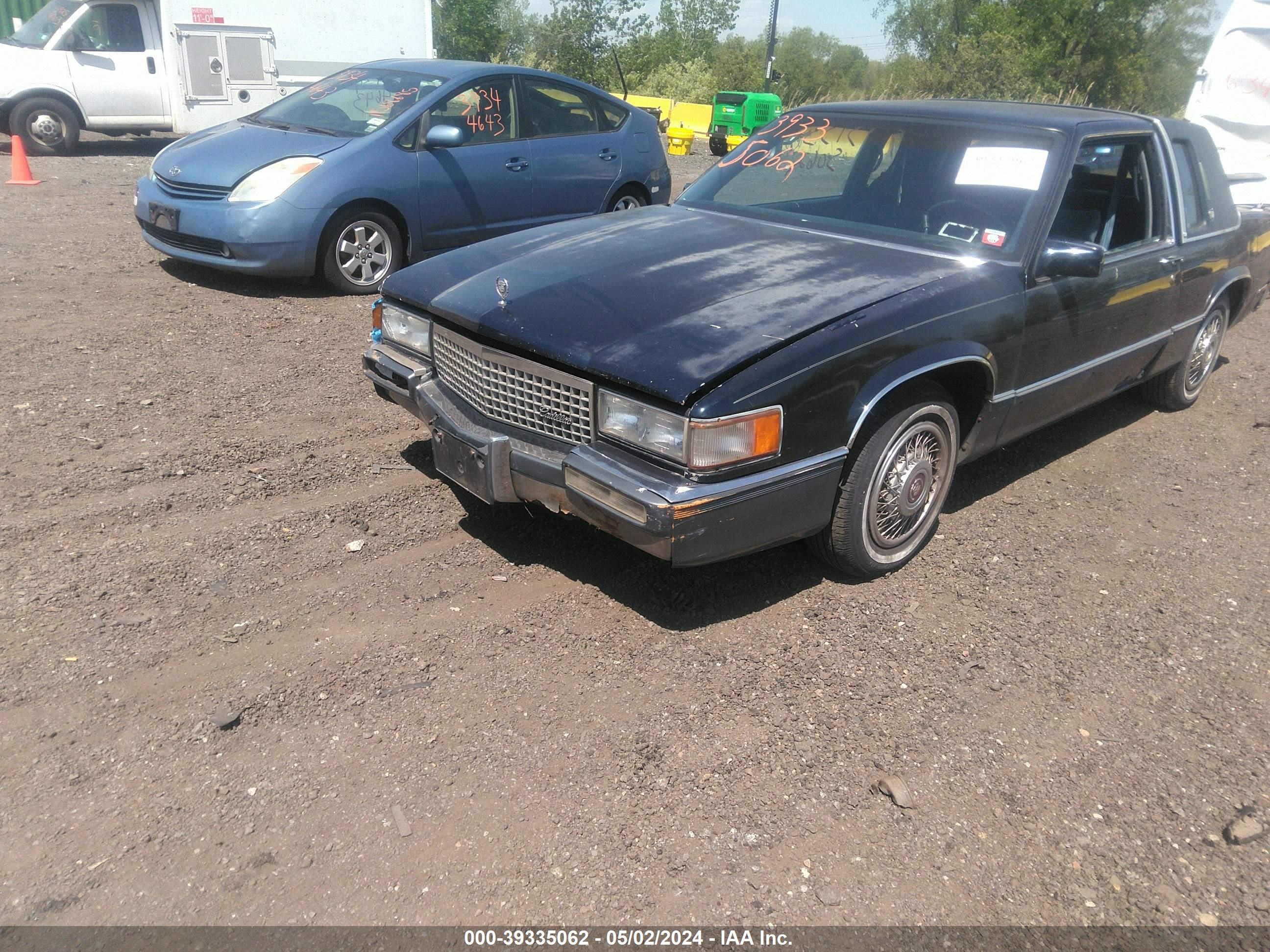 Photo 1 VIN: 1G6CD1155K4370926 - CADILLAC DE VILLE 