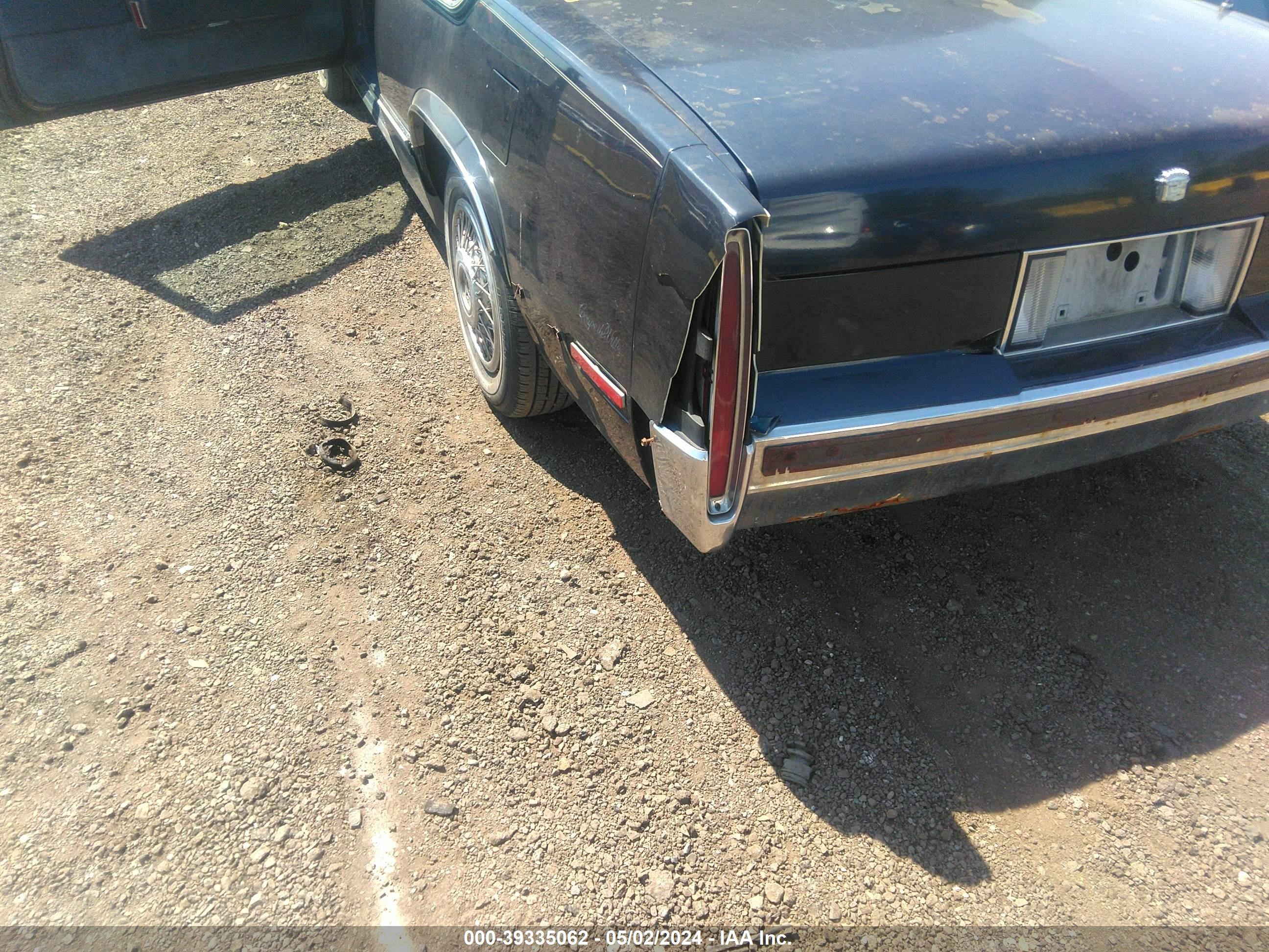 Photo 12 VIN: 1G6CD1155K4370926 - CADILLAC DE VILLE 