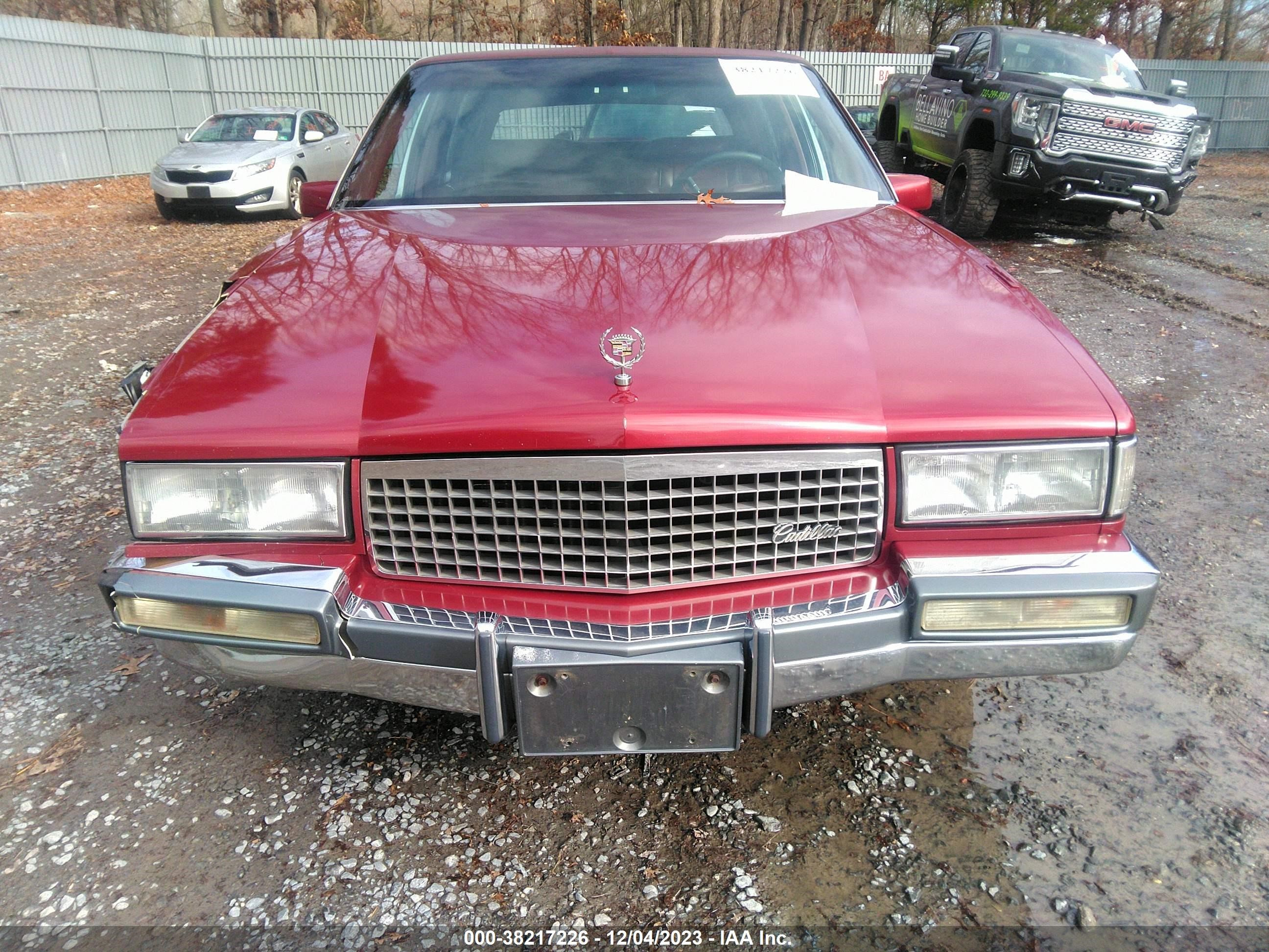 Photo 11 VIN: 1G6CD5150K4265542 - CADILLAC DE VILLE 