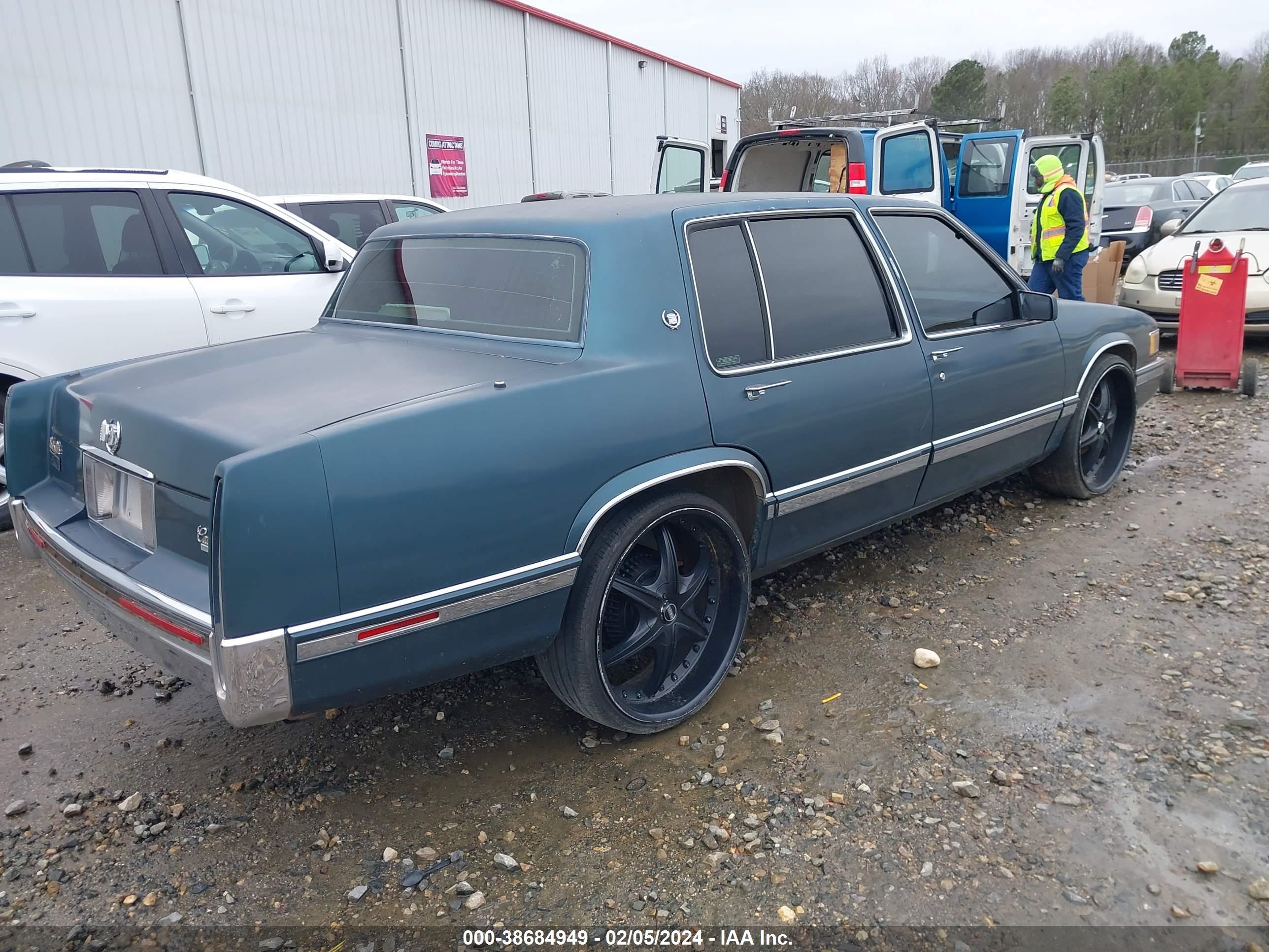 Photo 3 VIN: 1G6CD53B2N4264206 - CADILLAC DE VILLE 