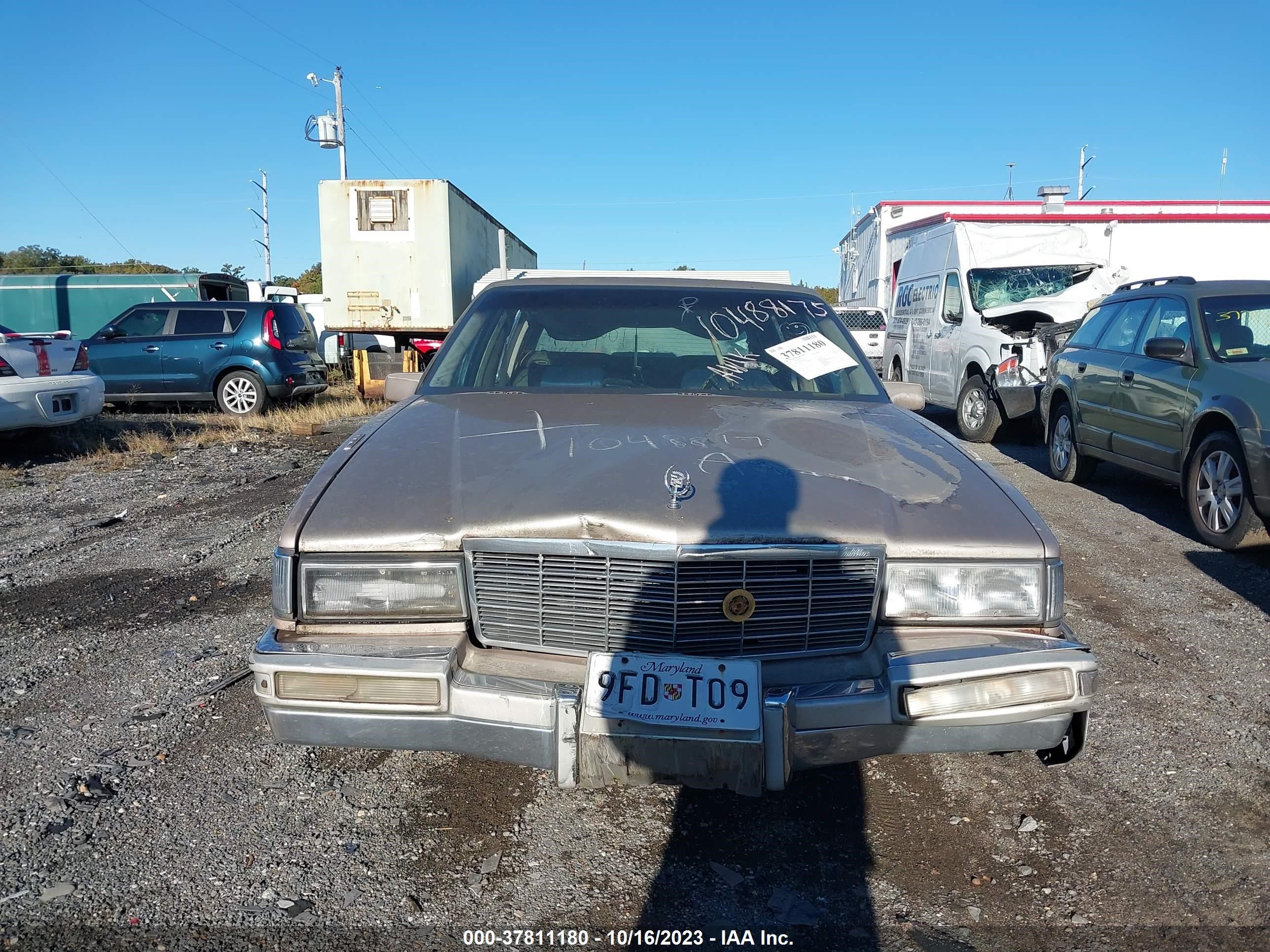 Photo 9 VIN: 1G6CD53BXM4308497 - CADILLAC DE VILLE 