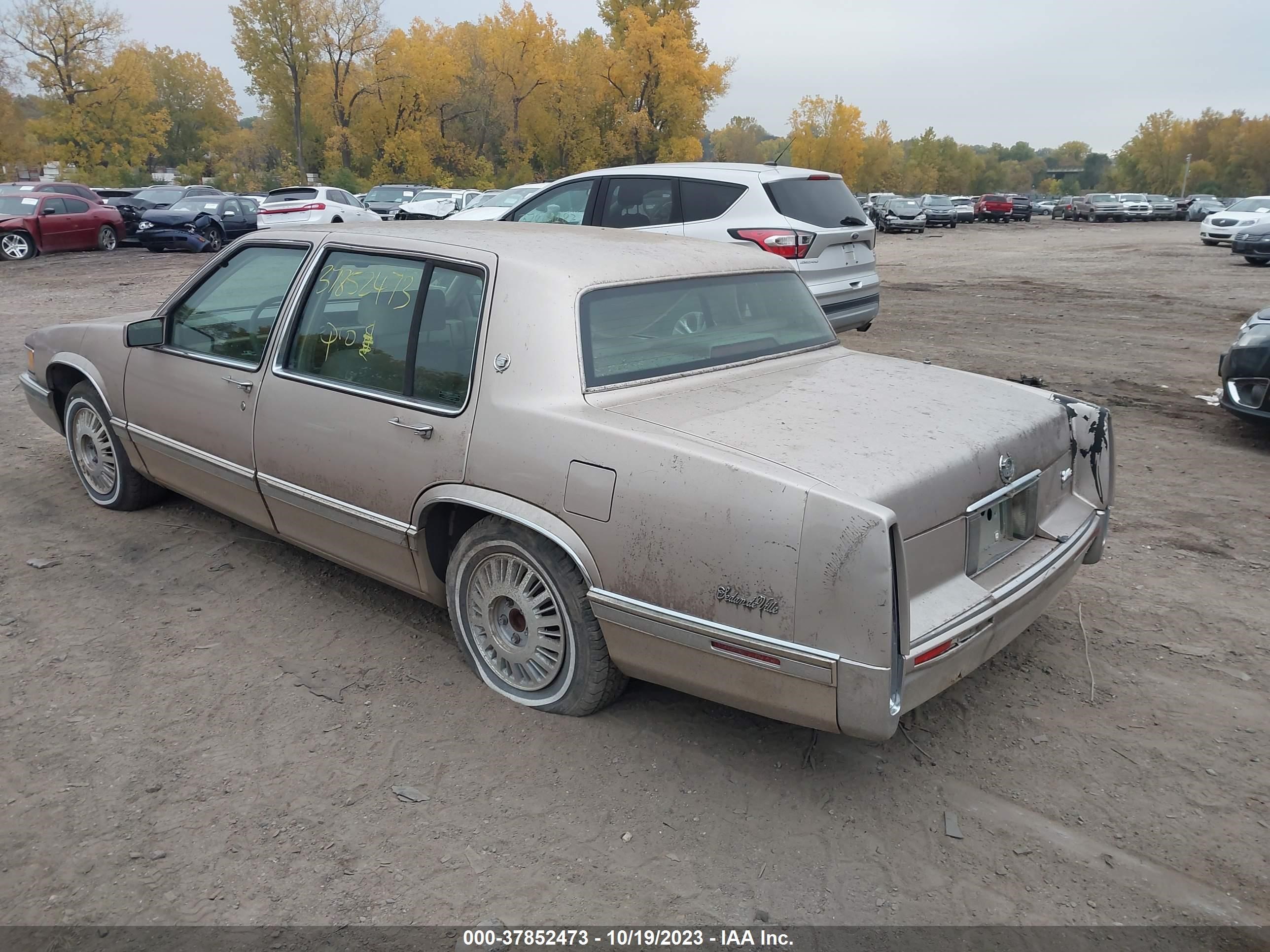 Photo 2 VIN: 1G6CD53BXP4268538 - CADILLAC DE VILLE 