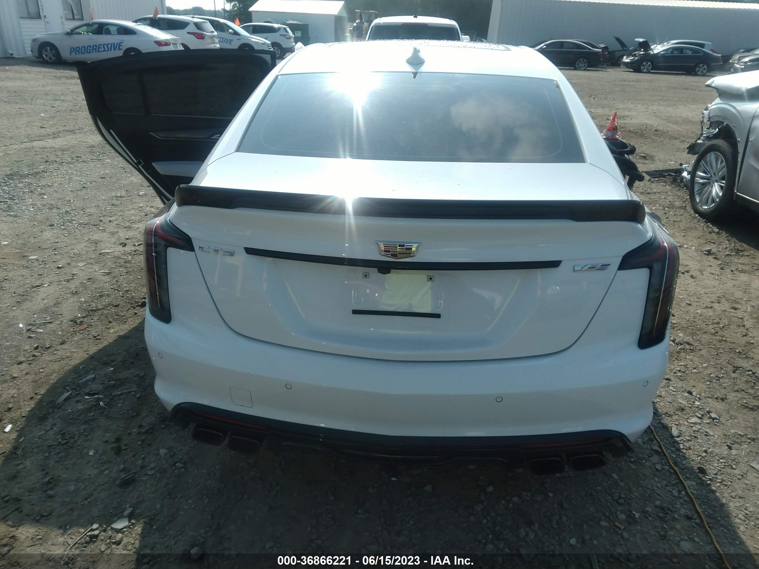 Photo 15 VIN: 1G6D35R63N0810651 - CADILLAC CT5-V 