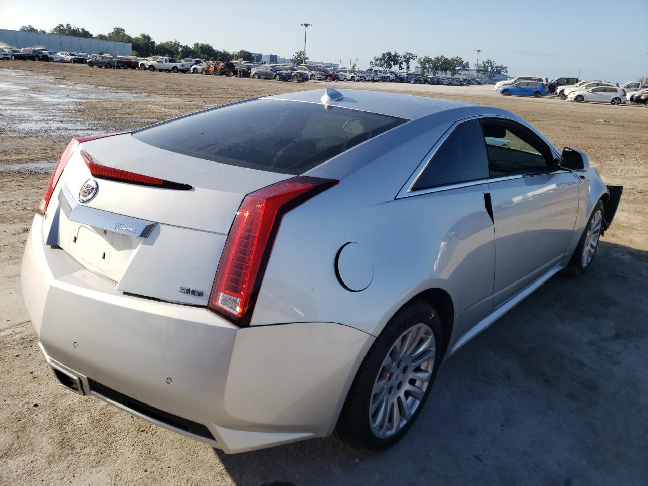 Photo 2 VIN: 1G6DA1E32C0139013 - CADILLAC CTS 