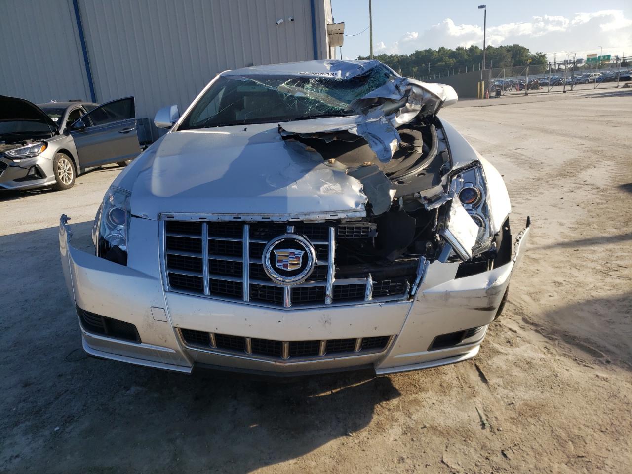 Photo 4 VIN: 1G6DA1E32C0139013 - CADILLAC CTS 