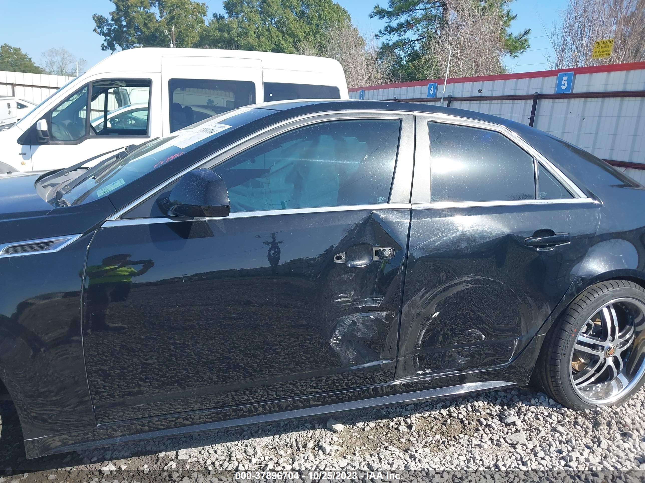 Photo 13 VIN: 1G6DA5EY8B0151877 - CADILLAC CTS 