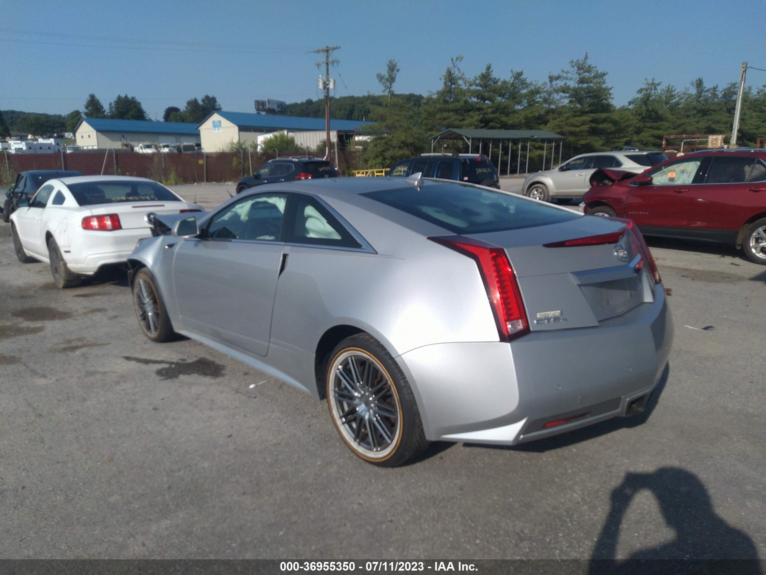 Photo 2 VIN: 1G6DC1E33D0176356 - CADILLAC CTS 