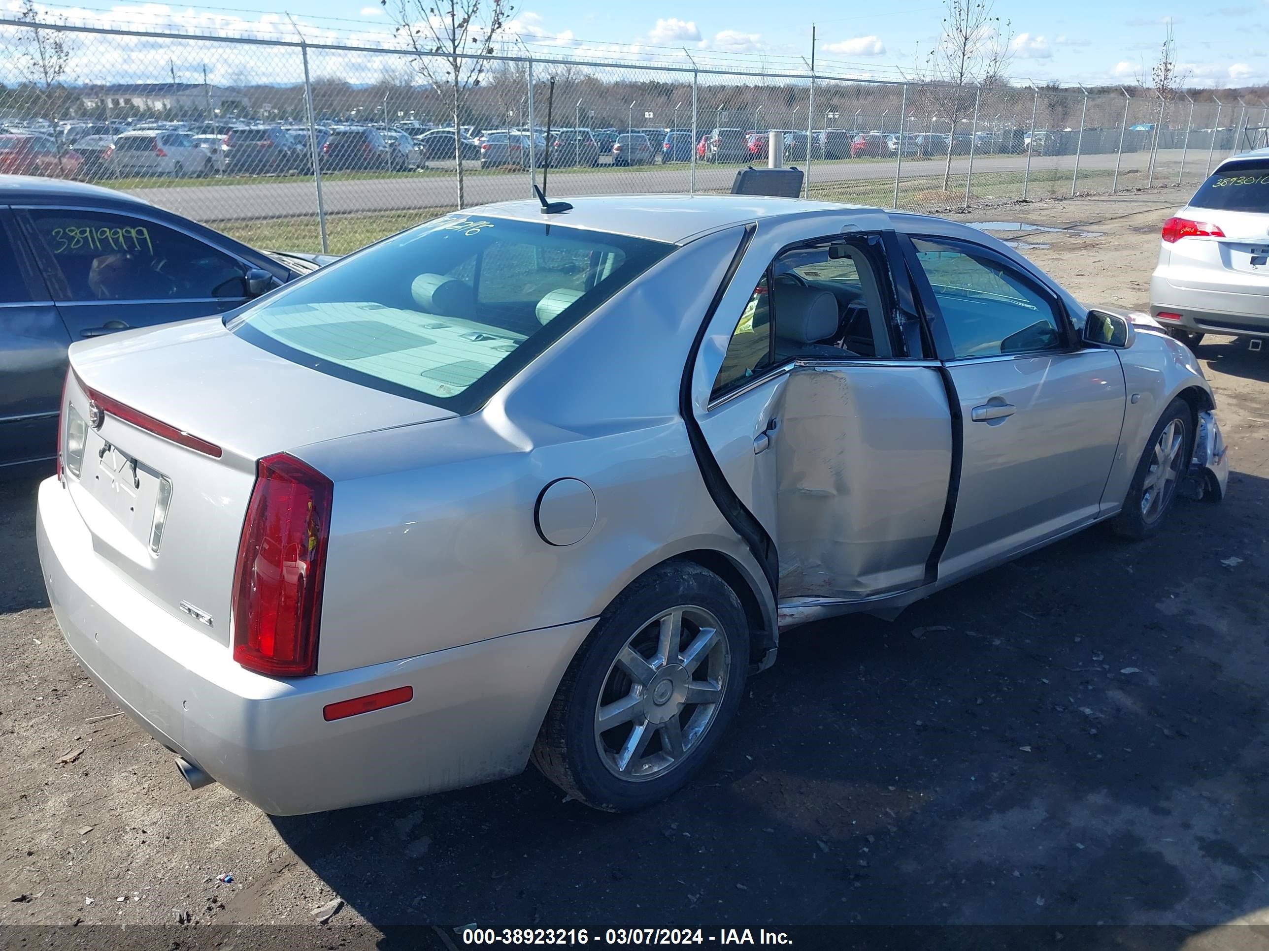 Photo 3 VIN: 1G6DC67A060180344 - CADILLAC STS 