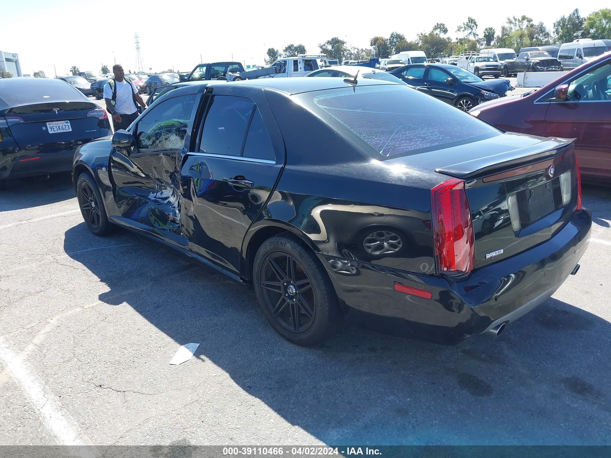 Photo 2 VIN: 1G6DC67A250122332 - CADILLAC STS 