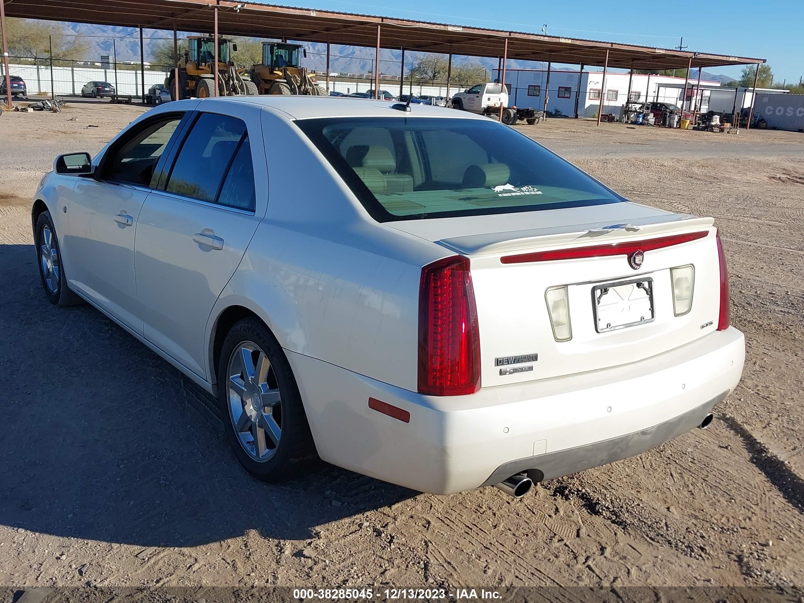 Photo 2 VIN: 1G6DC67A250182756 - CADILLAC STS 