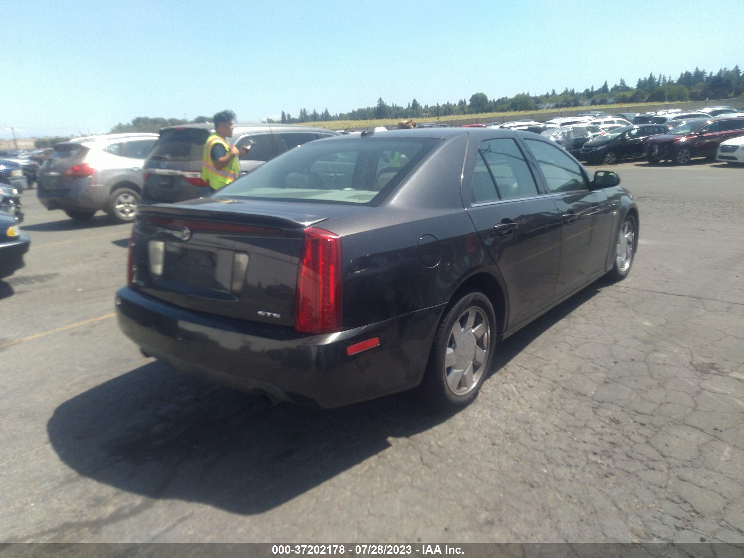 Photo 3 VIN: 1G6DC67A650210610 - CADILLAC STS 