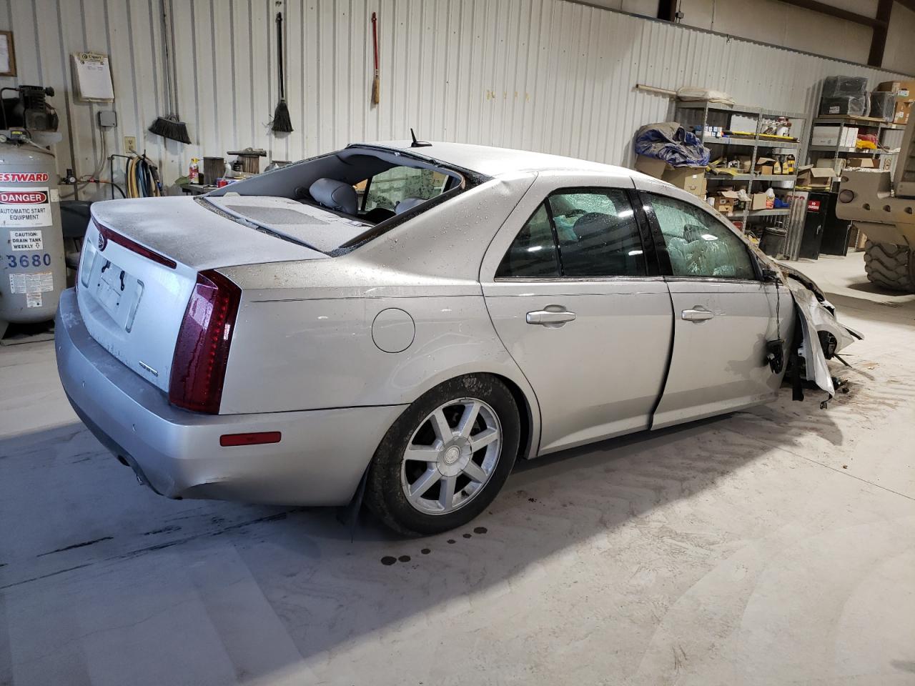 Photo 2 VIN: 1G6DC67A850119094 - CADILLAC STS 