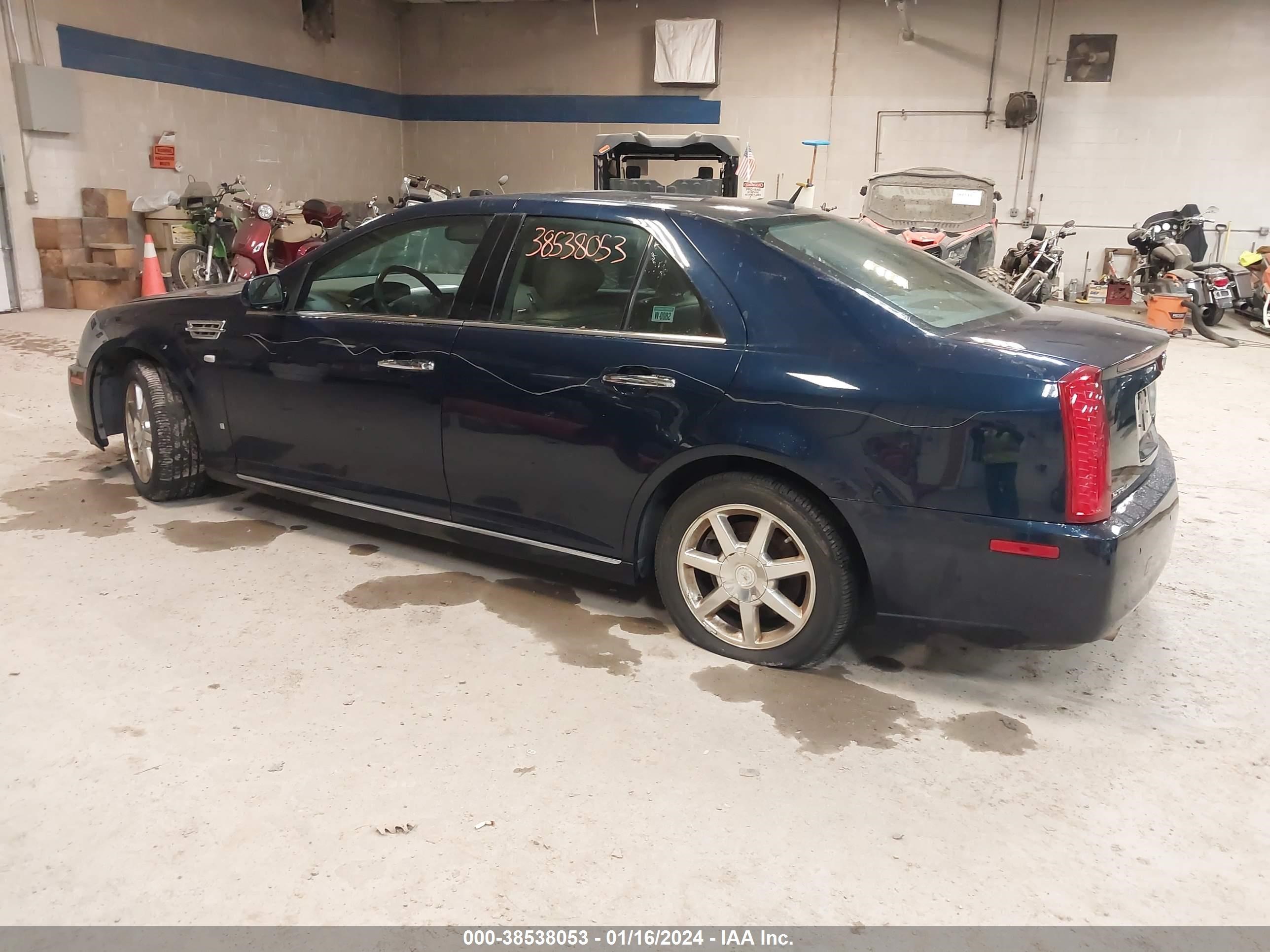 Photo 2 VIN: 1G6DD67V980172715 - CADILLAC STS 