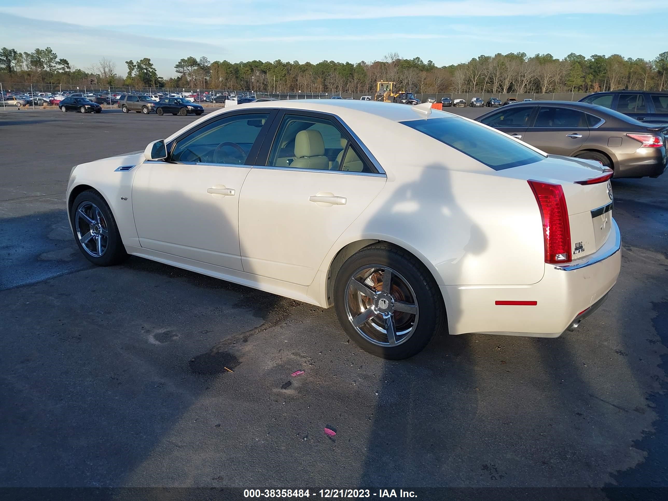 Photo 2 VIN: 1G6DE5EG8A0131929 - CADILLAC CTS 