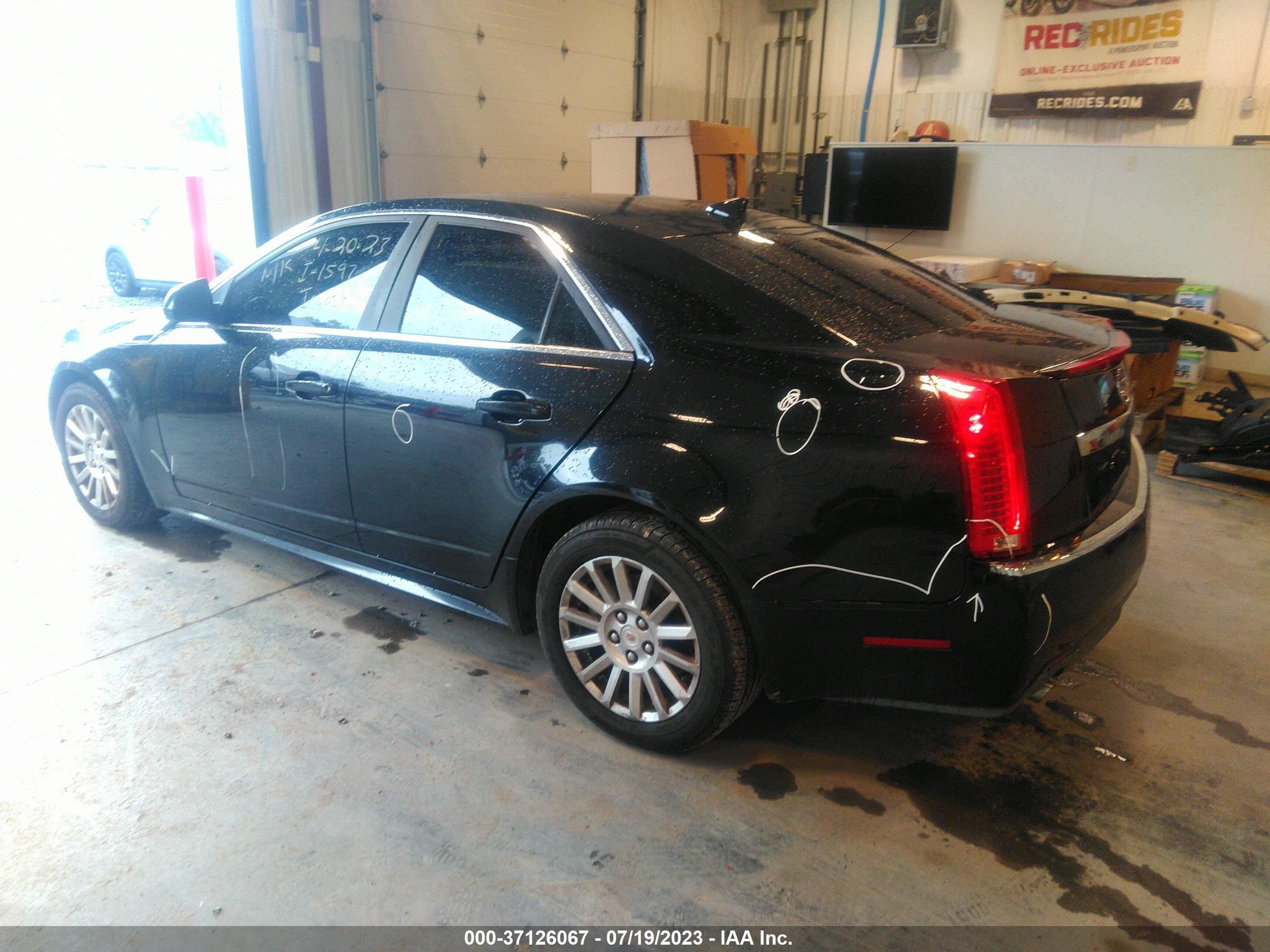 Photo 2 VIN: 1G6DE5EY9B0110002 - CADILLAC CTS 