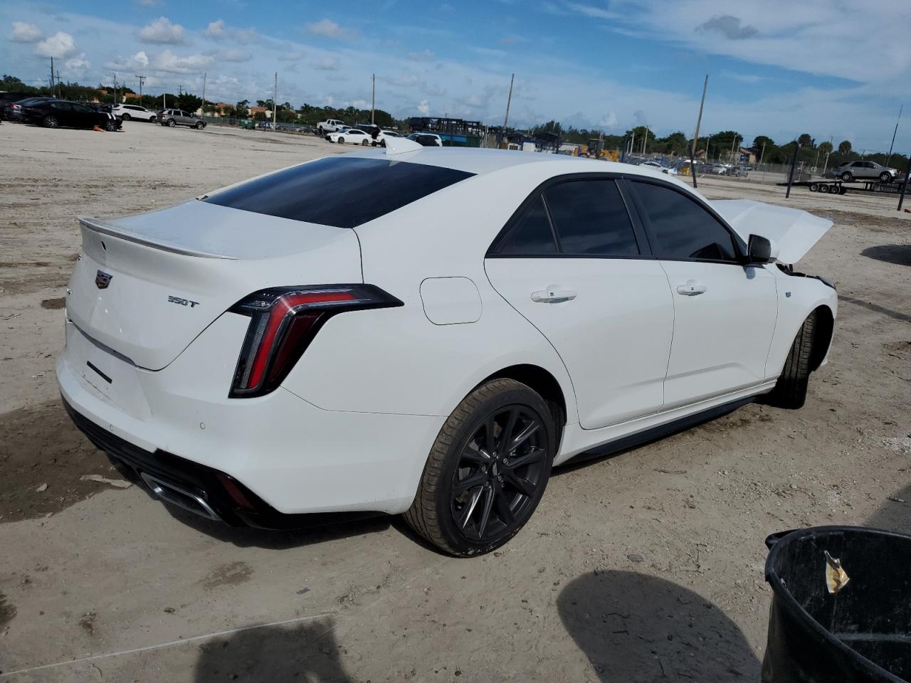 Photo 2 VIN: 1G6DG5RK7M0128551 - CADILLAC CT4 