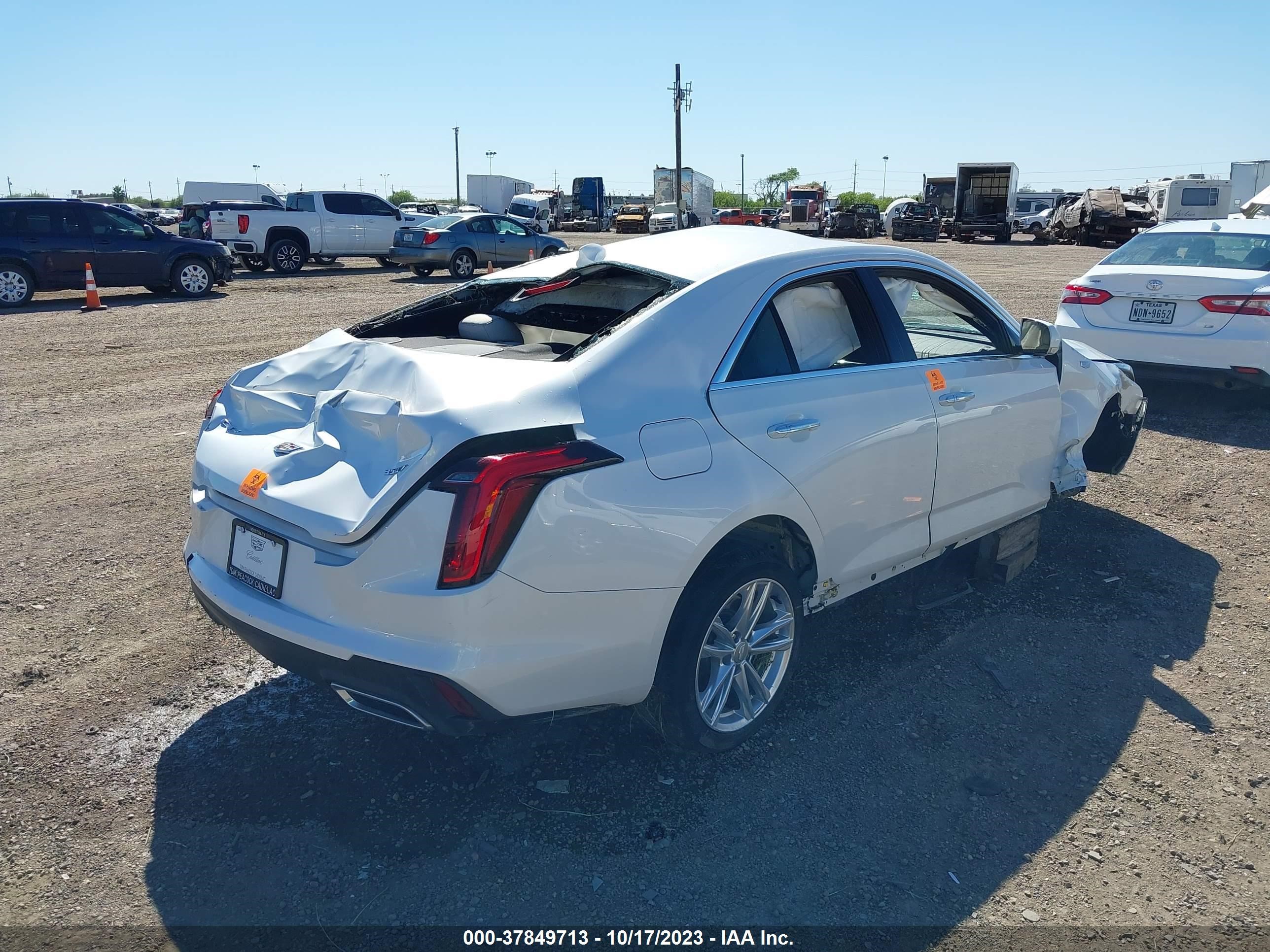 Photo 3 VIN: 1G6DJ5RK2L0156337 - CADILLAC CT4 