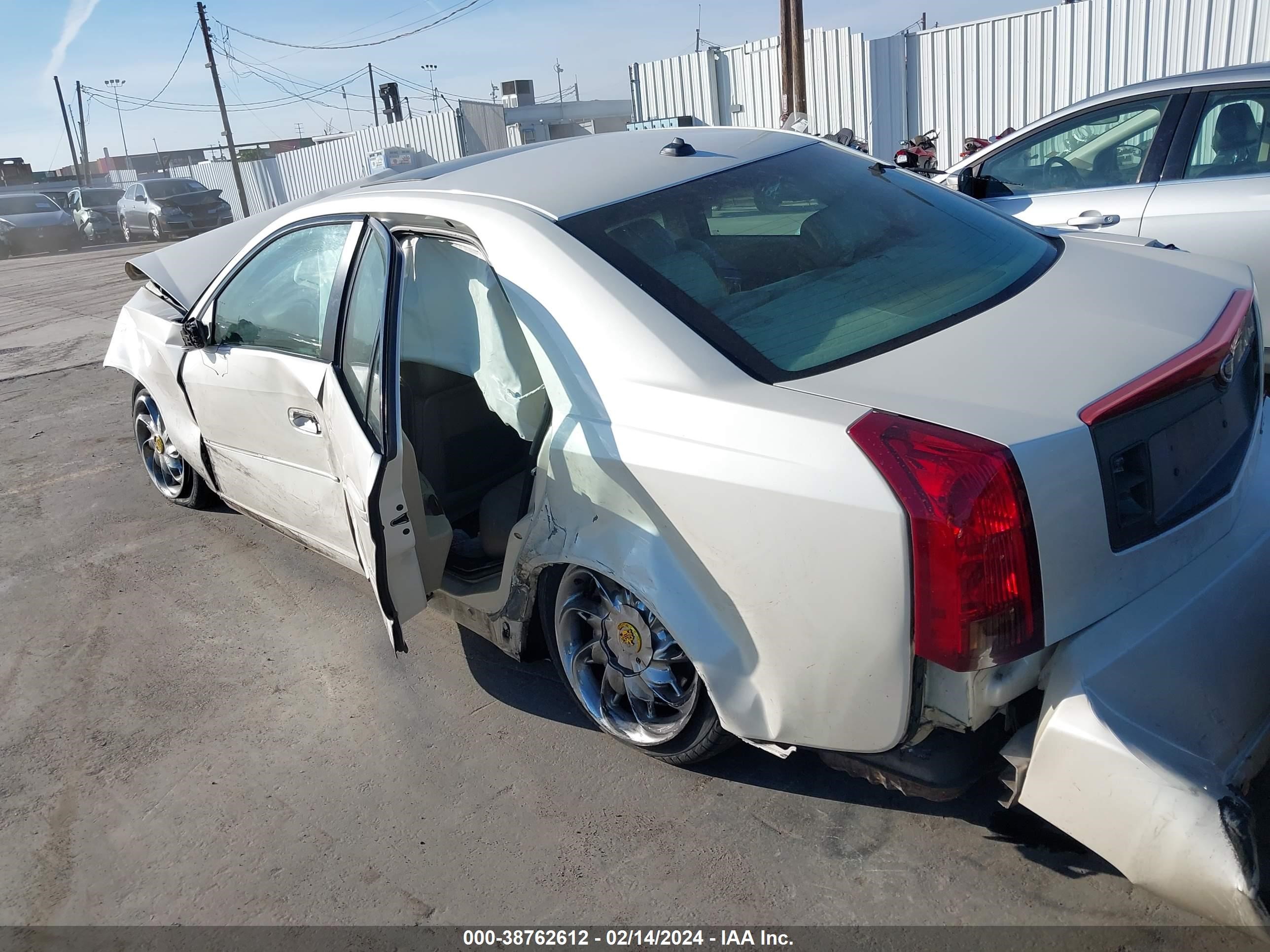 Photo 2 VIN: 1G6DM577040136370 - CADILLAC CTS 