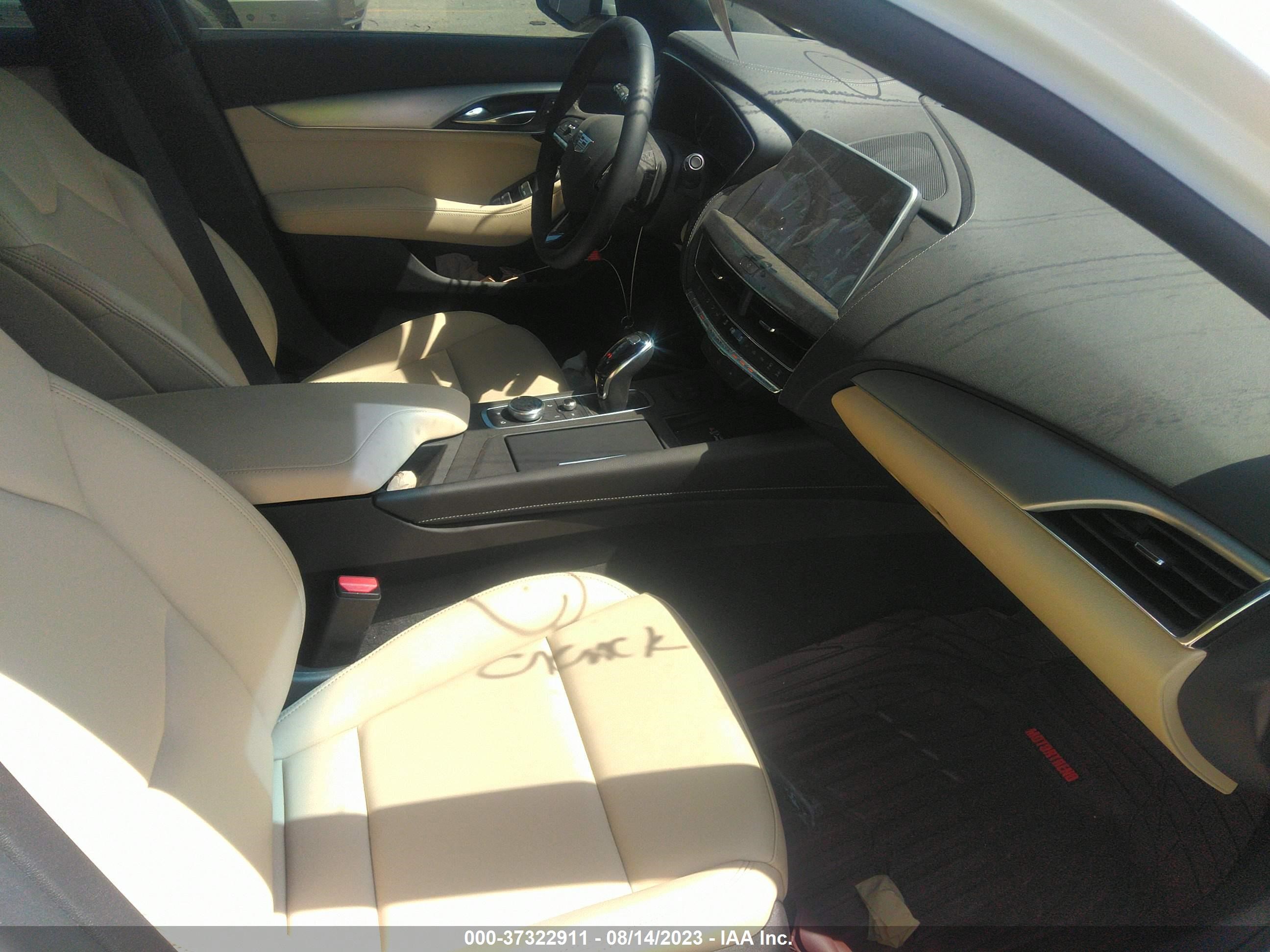 Photo 4 VIN: 1G6DM5RK5P0117836 - CADILLAC CT5 