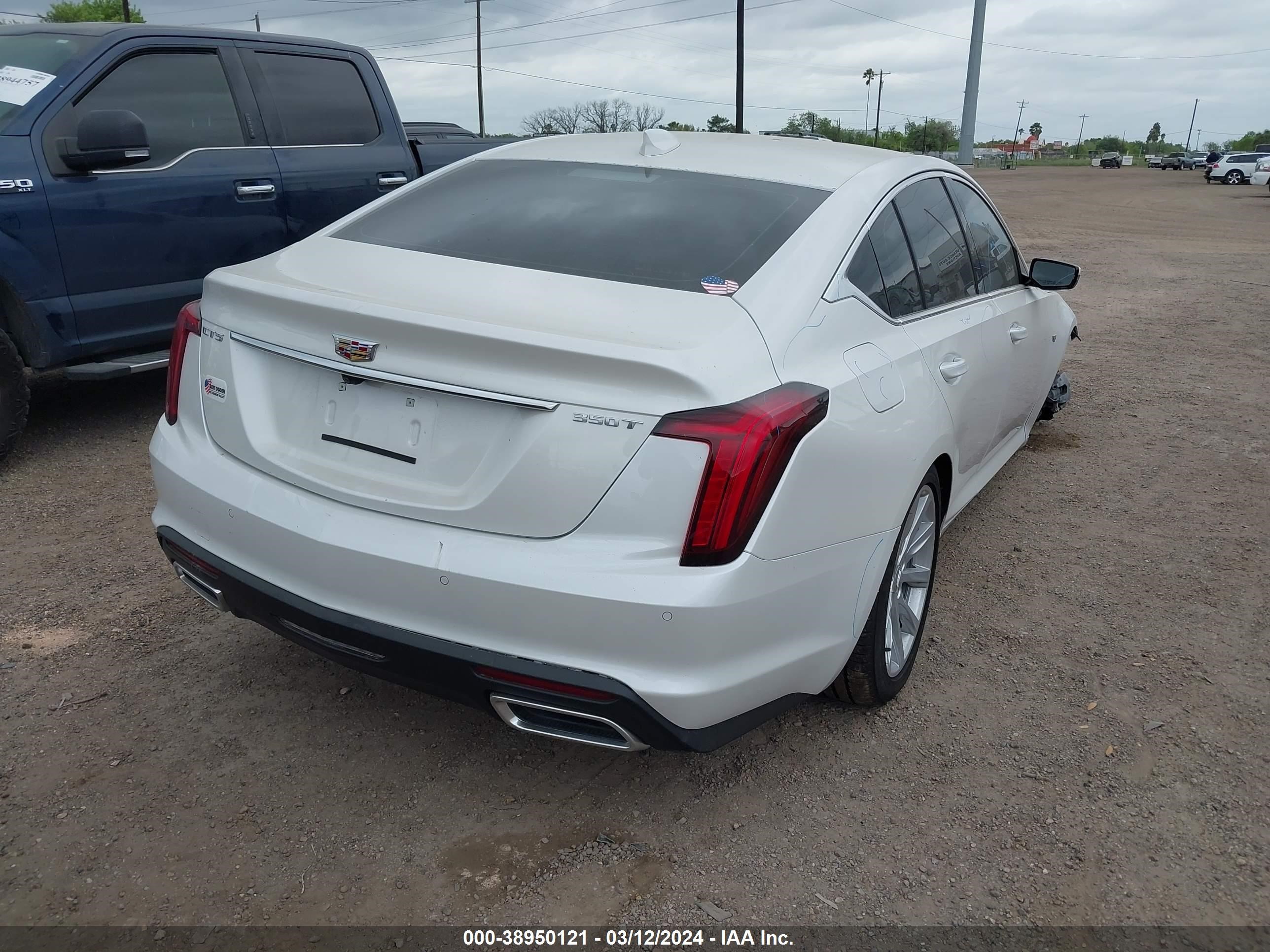 Photo 3 VIN: 1G6DM5RK7R0123754 - CADILLAC CT5 