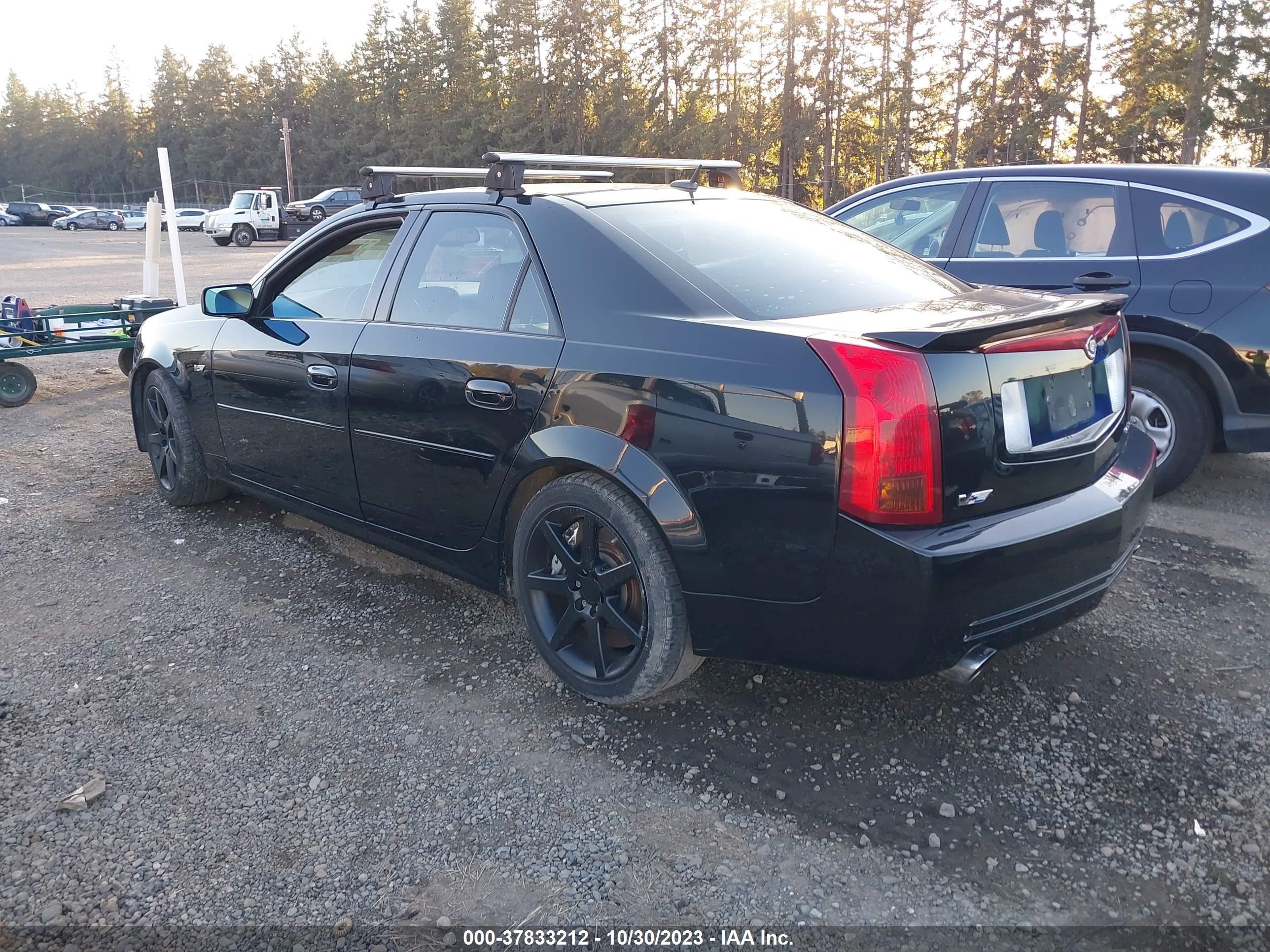 Photo 2 VIN: 1G6DN56S050104216 - CADILLAC CTS-V 