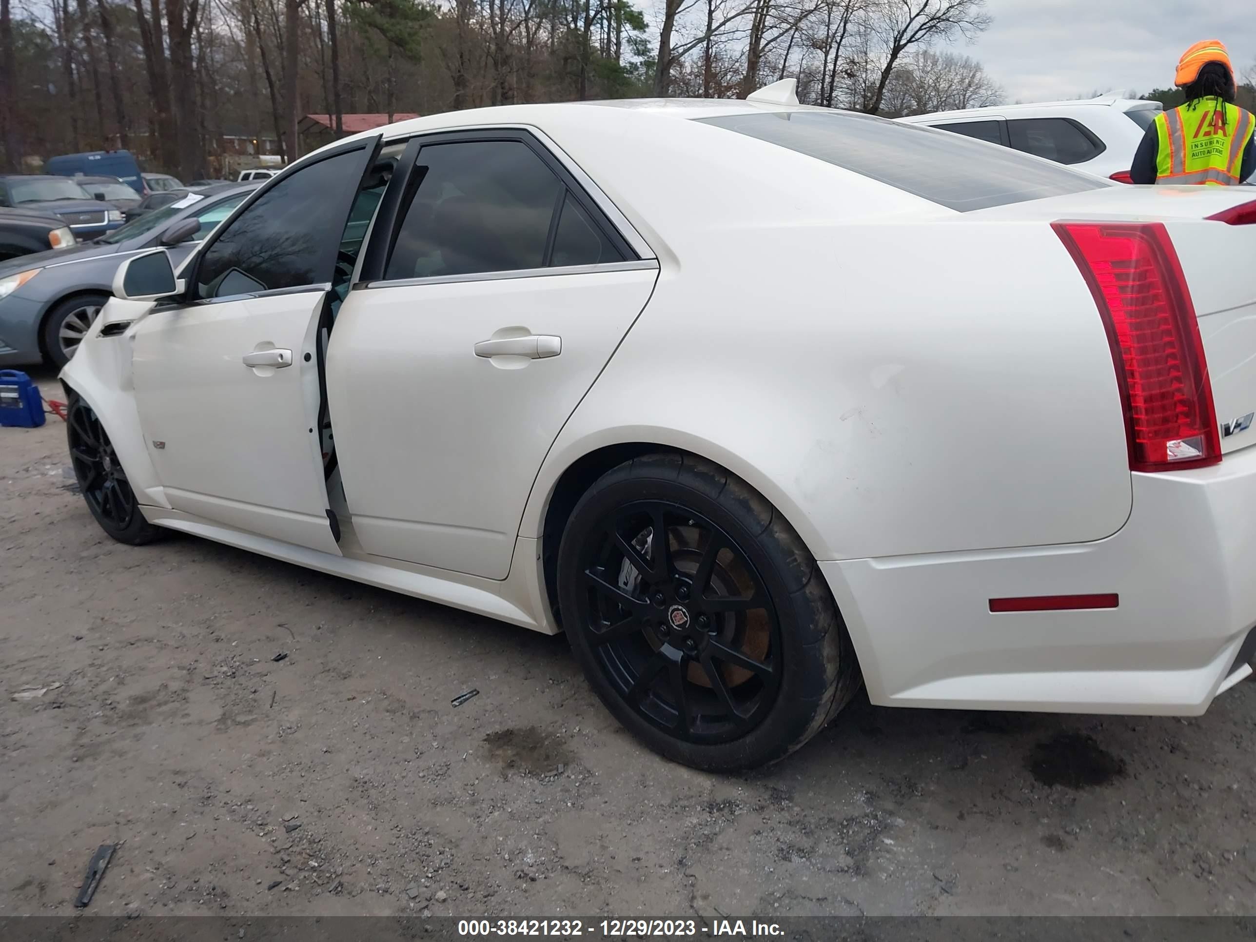 Photo 13 VIN: 1G6DN57P890154894 - CADILLAC CTS-V 