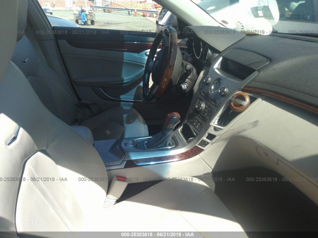 Photo 4 VIN: 1G6DP5E38C0117989 - CADILLAC CTS SEDAN 