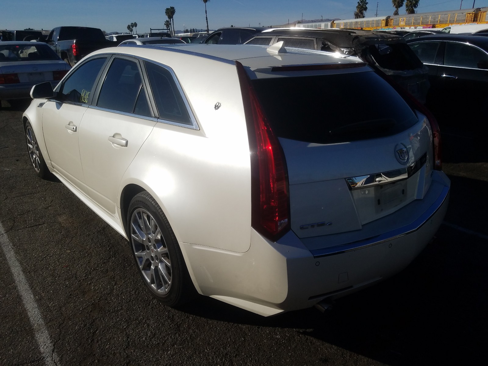 Photo 2 VIN: 1G6DS8EV5A0107211 - CADILLAC CTS PREMIU 