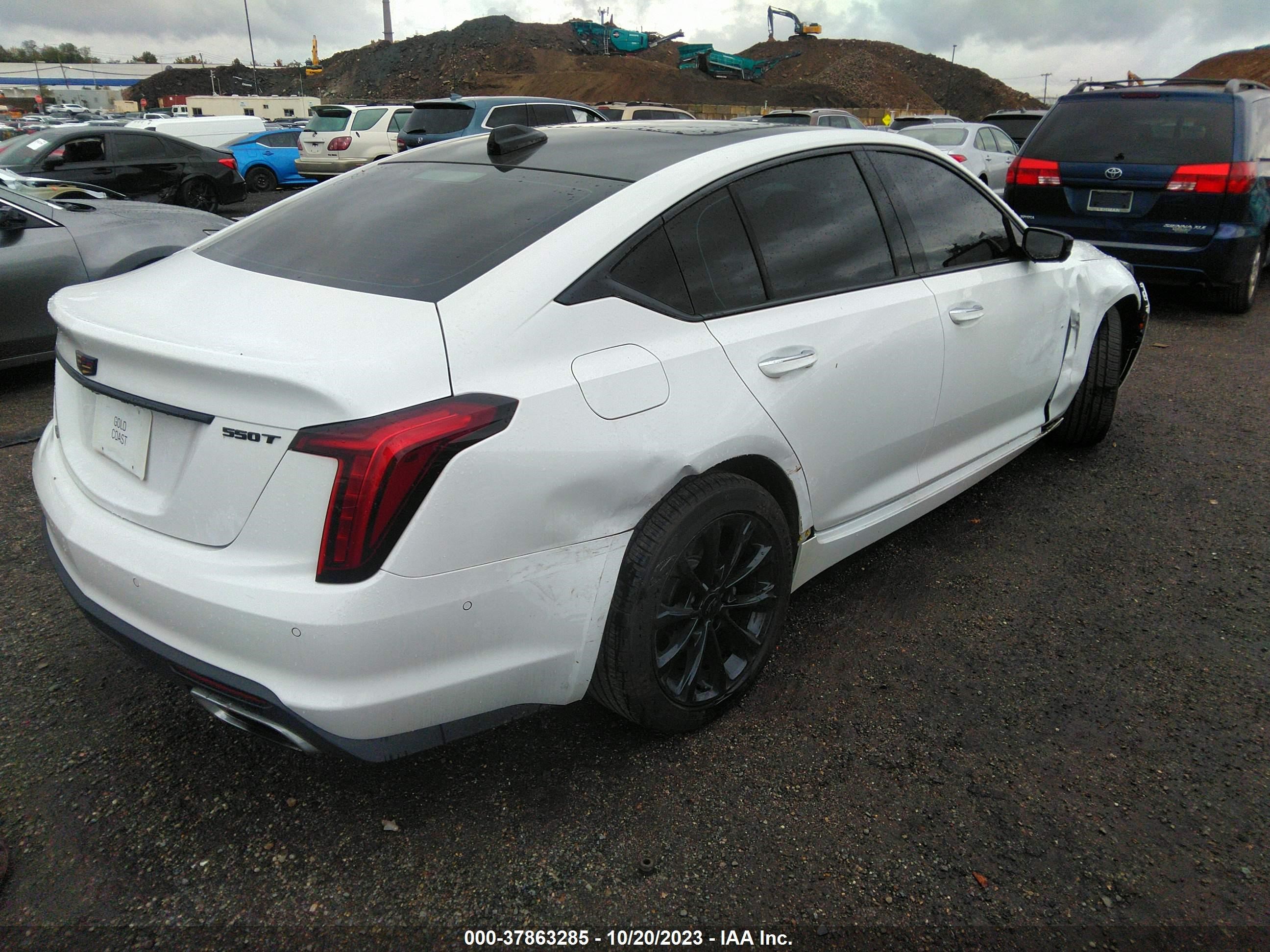 Photo 3 VIN: 1G6DT5RW0N0111669 - CADILLAC CT5 