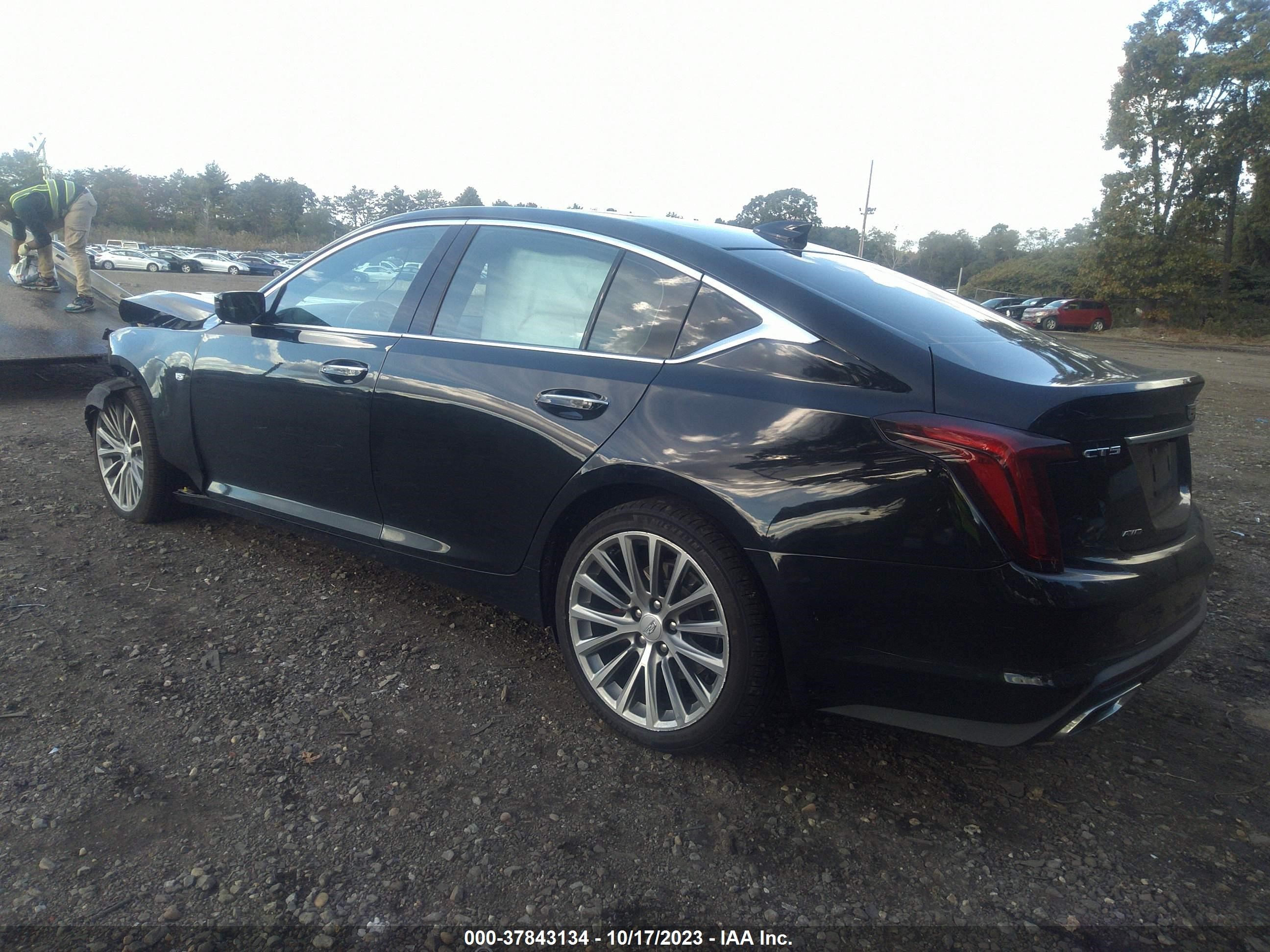 Photo 2 VIN: 1G6DT5RW4M0146827 - CADILLAC CT5 