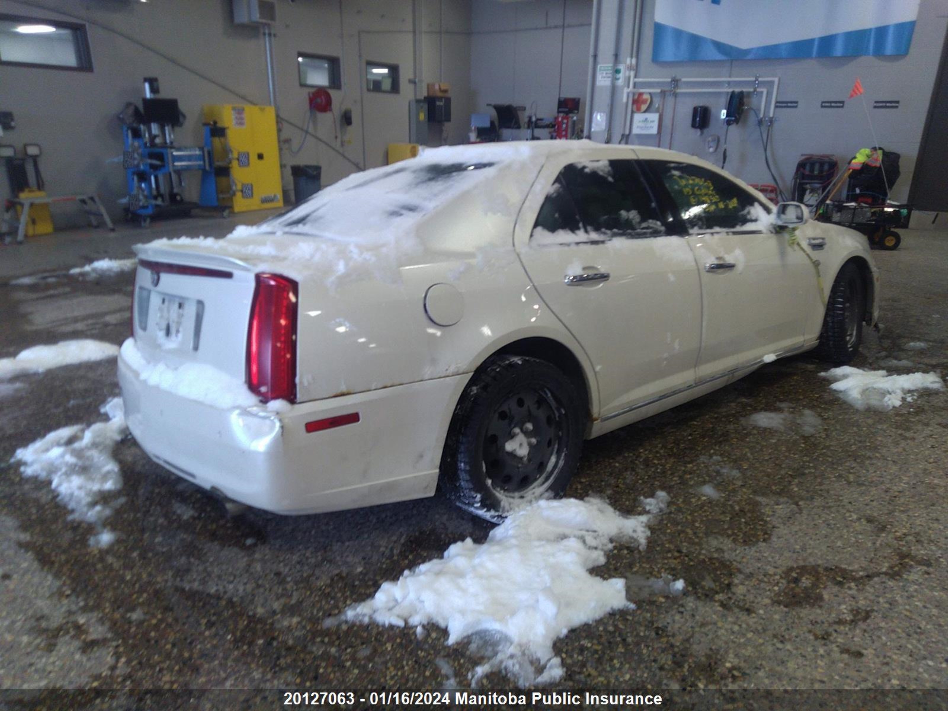 Photo 3 VIN: 1G6DU6EV2A0148510 - CADILLAC STS 