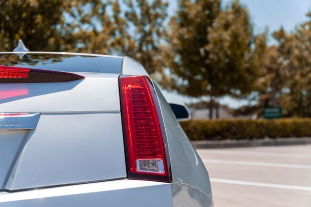 Photo 8 VIN: 1G6DV1EP9B0166909 - CADILLAC CTS-V COUPE 