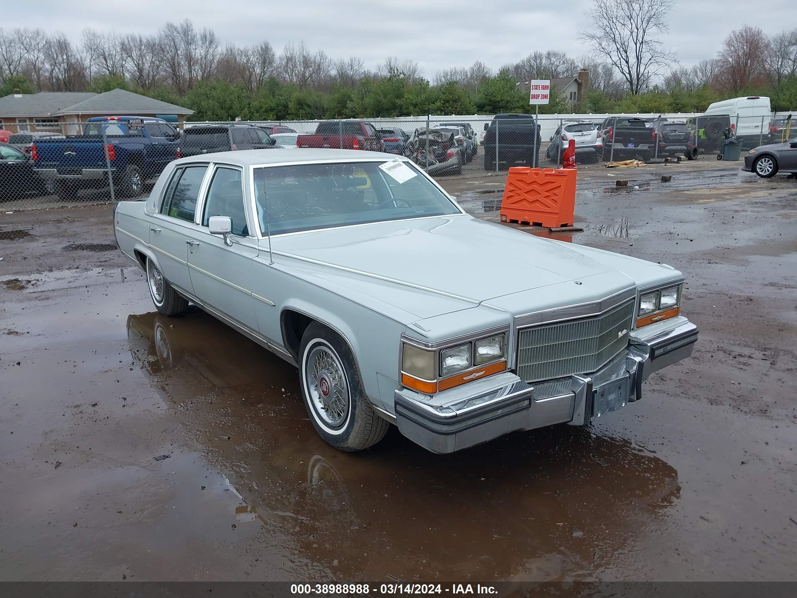 Photo 1 VIN: 1G6DW51Y3JR750414 - CADILLAC BROUGHAM 