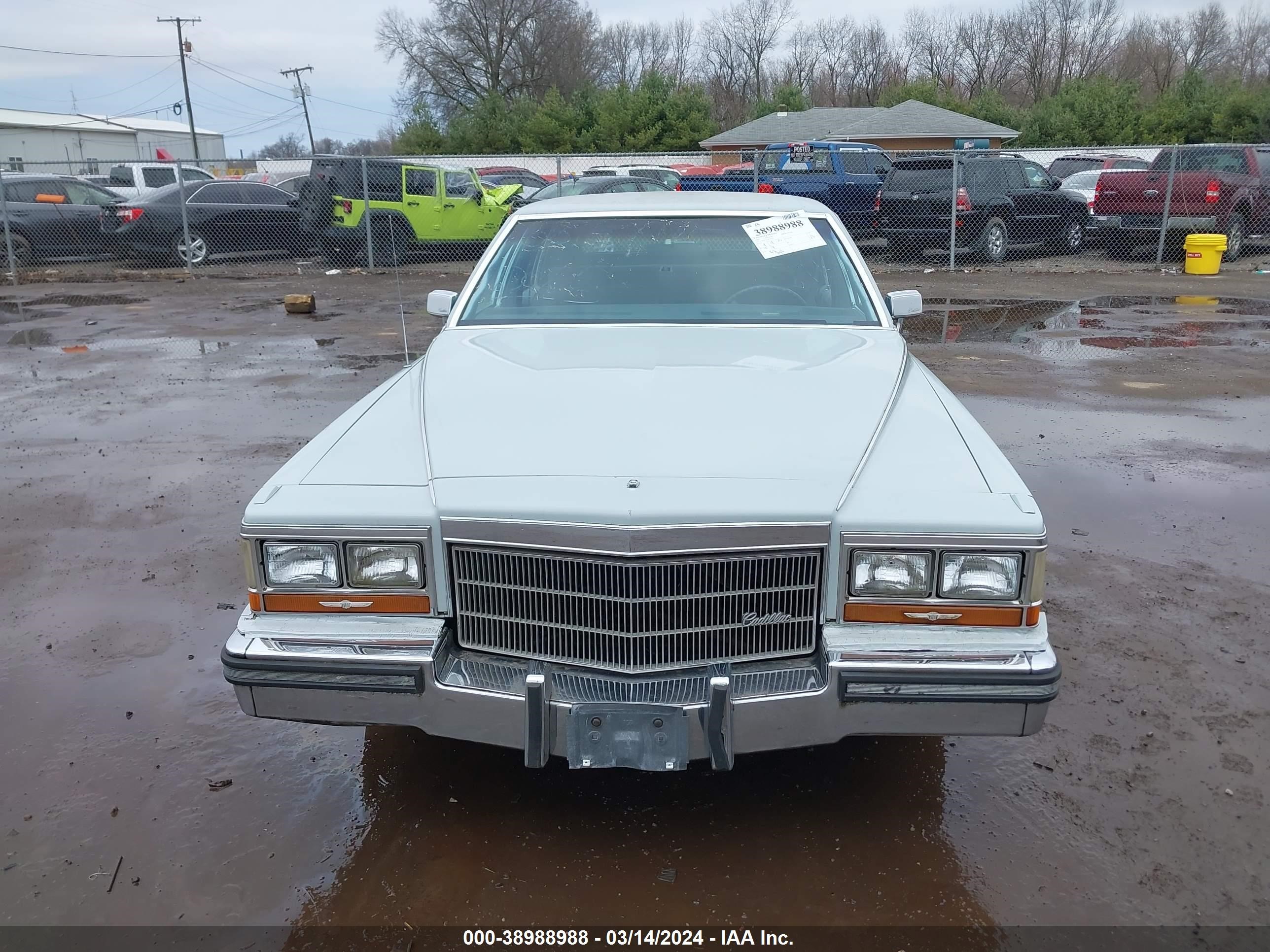 Photo 6 VIN: 1G6DW51Y3JR750414 - CADILLAC BROUGHAM 