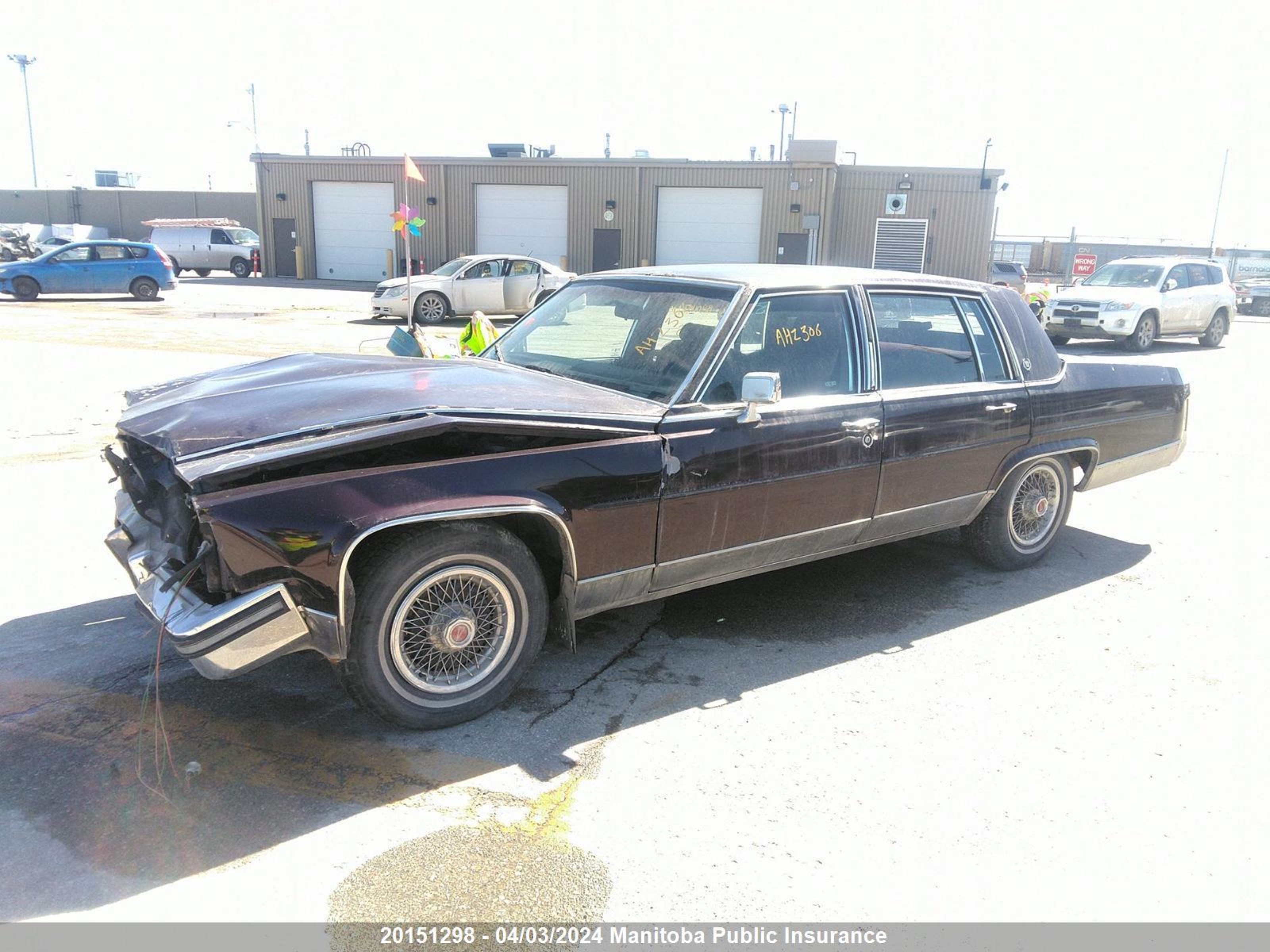 Photo 1 VIN: 1G6DW51Y4J9718975 - CADILLAC BROUGHAM 