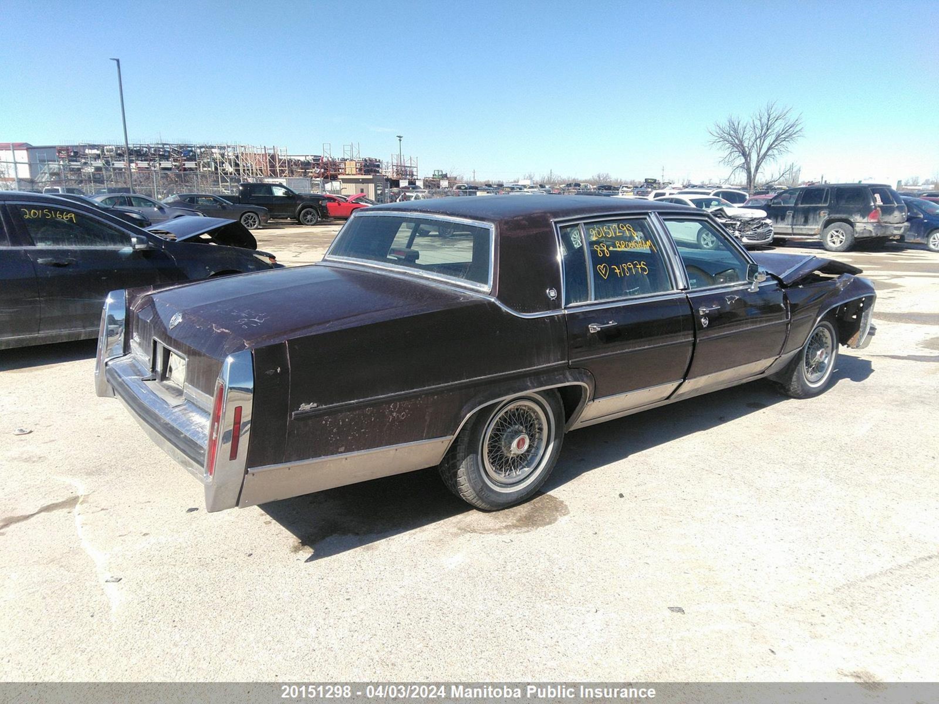 Photo 3 VIN: 1G6DW51Y4J9718975 - CADILLAC BROUGHAM 