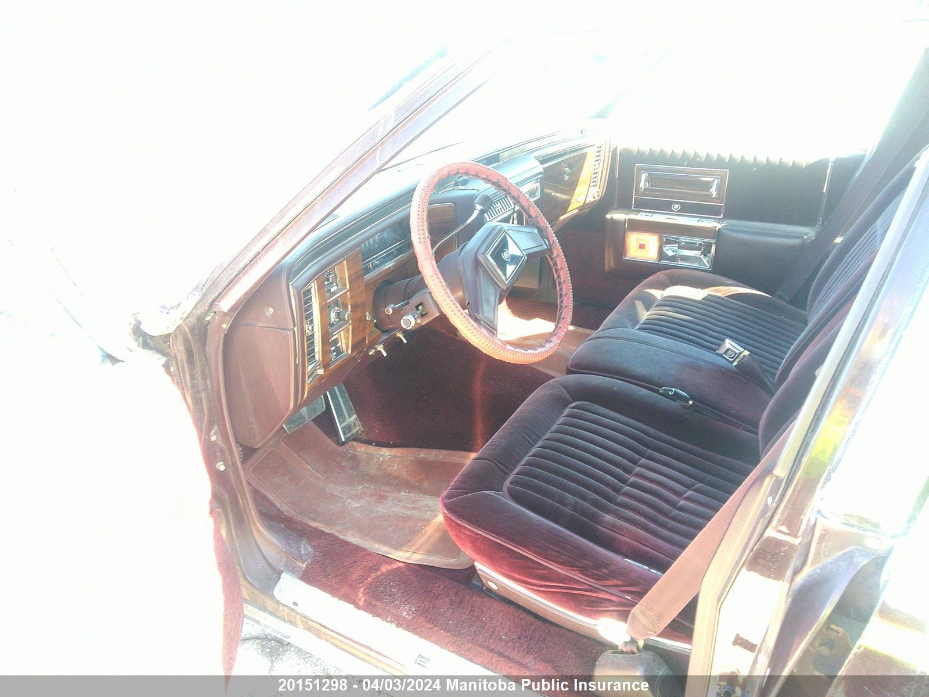 Photo 4 VIN: 1G6DW51Y4J9718975 - CADILLAC BROUGHAM 