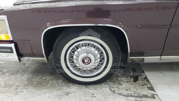 Photo 32 VIN: 1G6DW51Y5J9705572 - CADILLAC BROUGHAM 