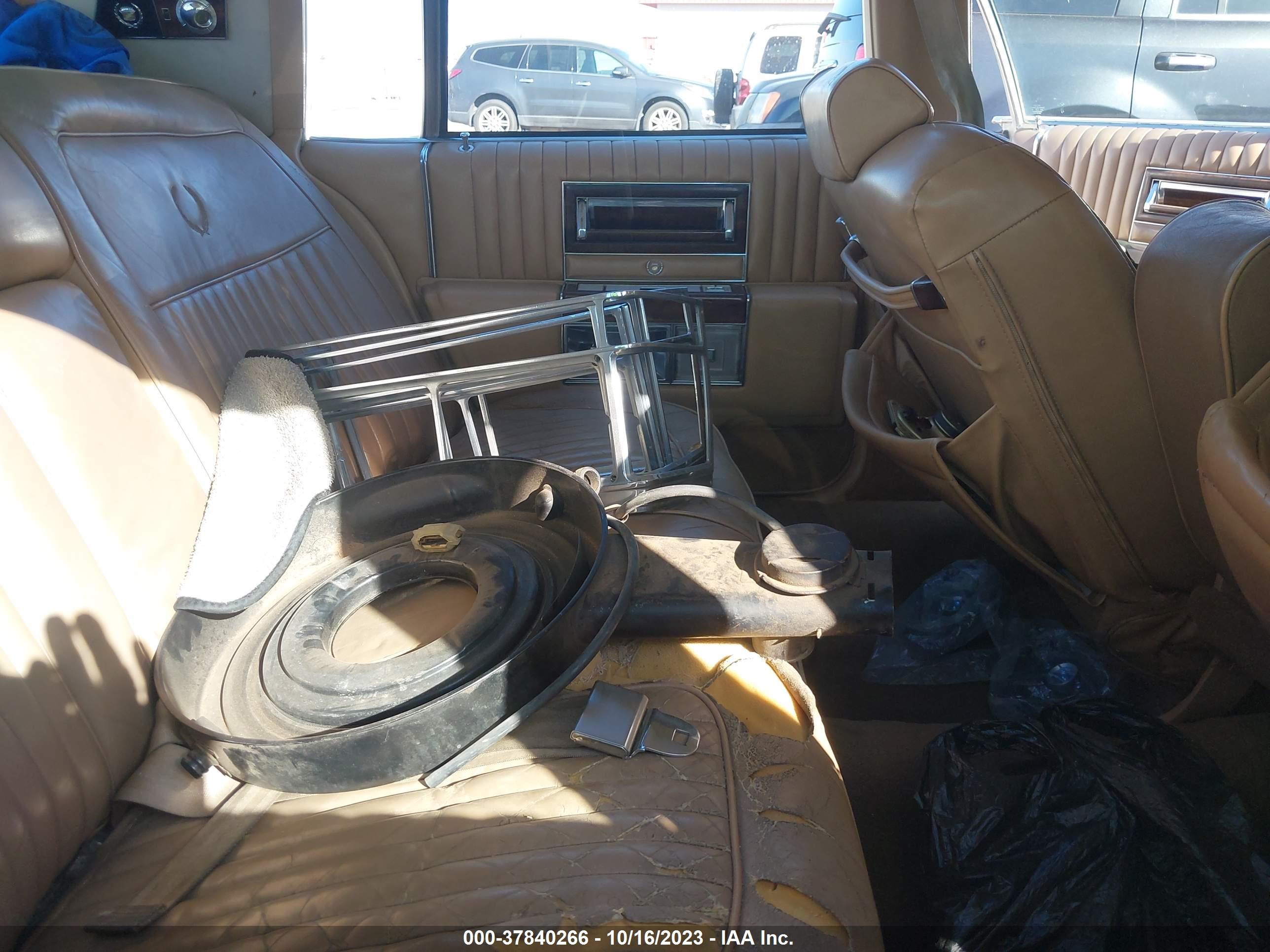 Photo 7 VIN: 1G6DW51Y8H9714163 - CADILLAC BROUGHAM 