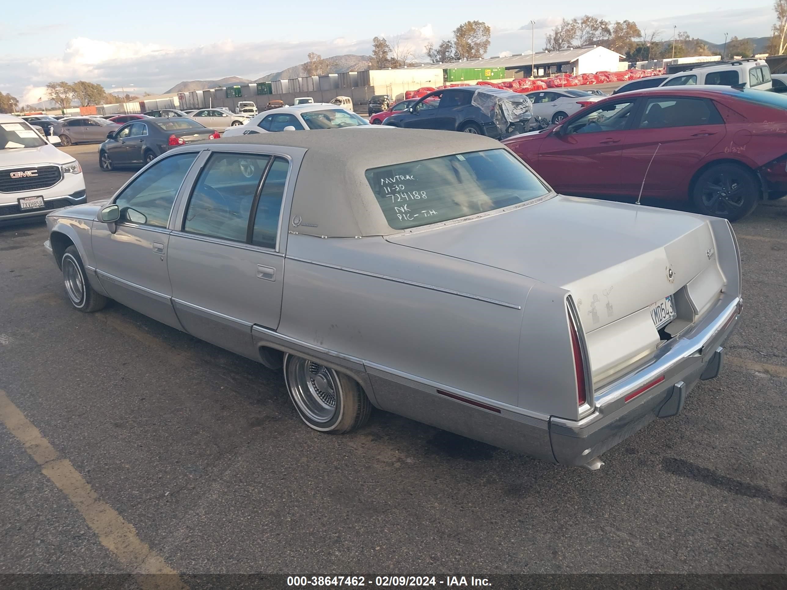 Photo 2 VIN: 1G6DW5272PR724188 - CADILLAC FLEETWOOD 